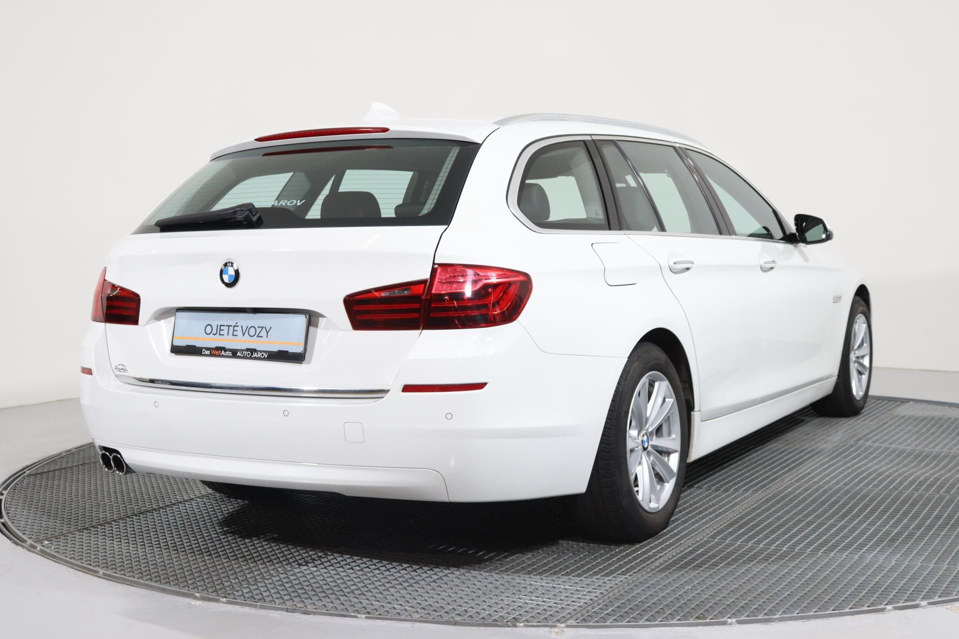 BMW Řada 5, 520D xDrive Touring Automat - fotka 2