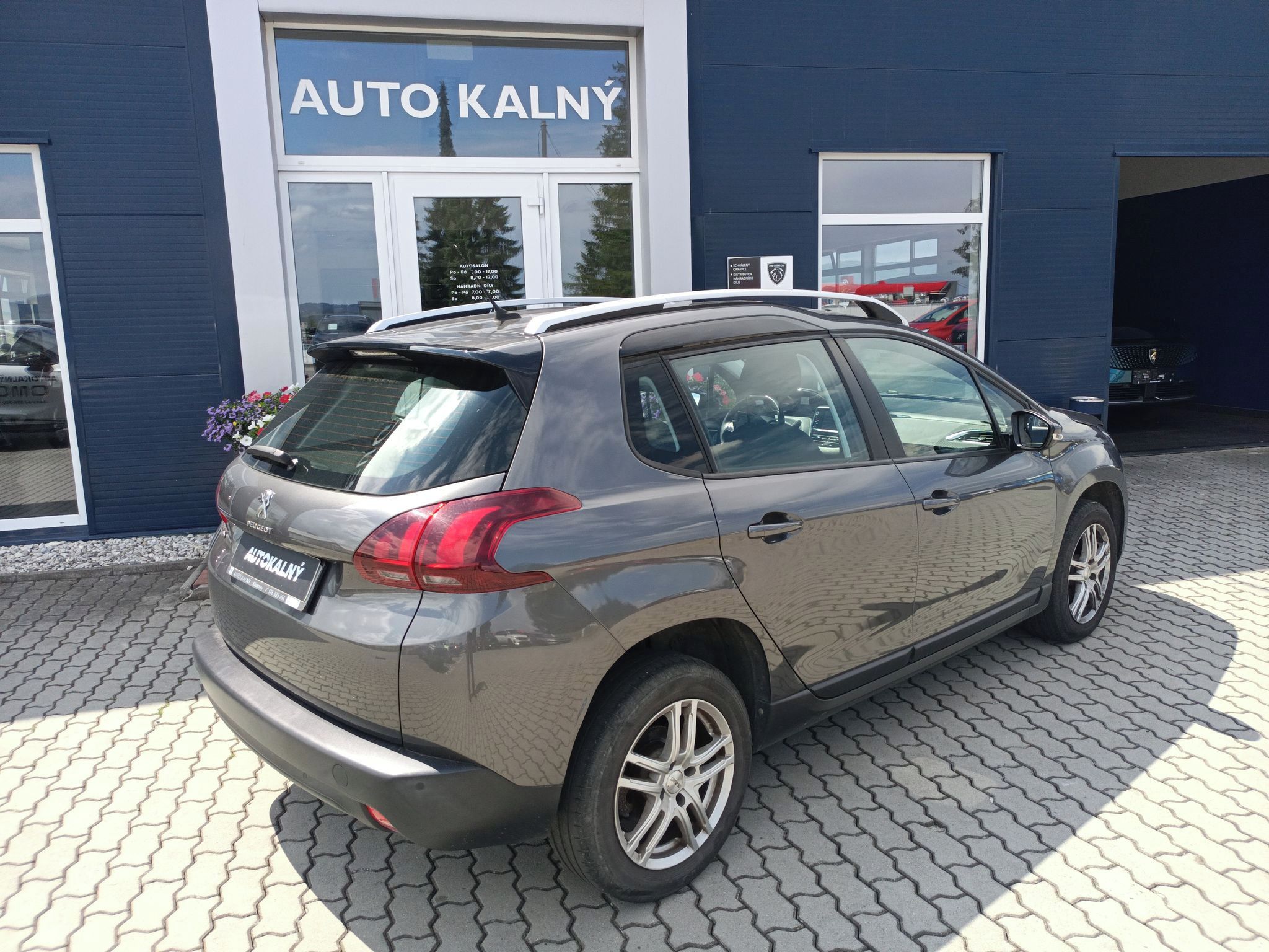 Peugeot 2008, Active 1.2 PT 110k man6 - fotka 4
