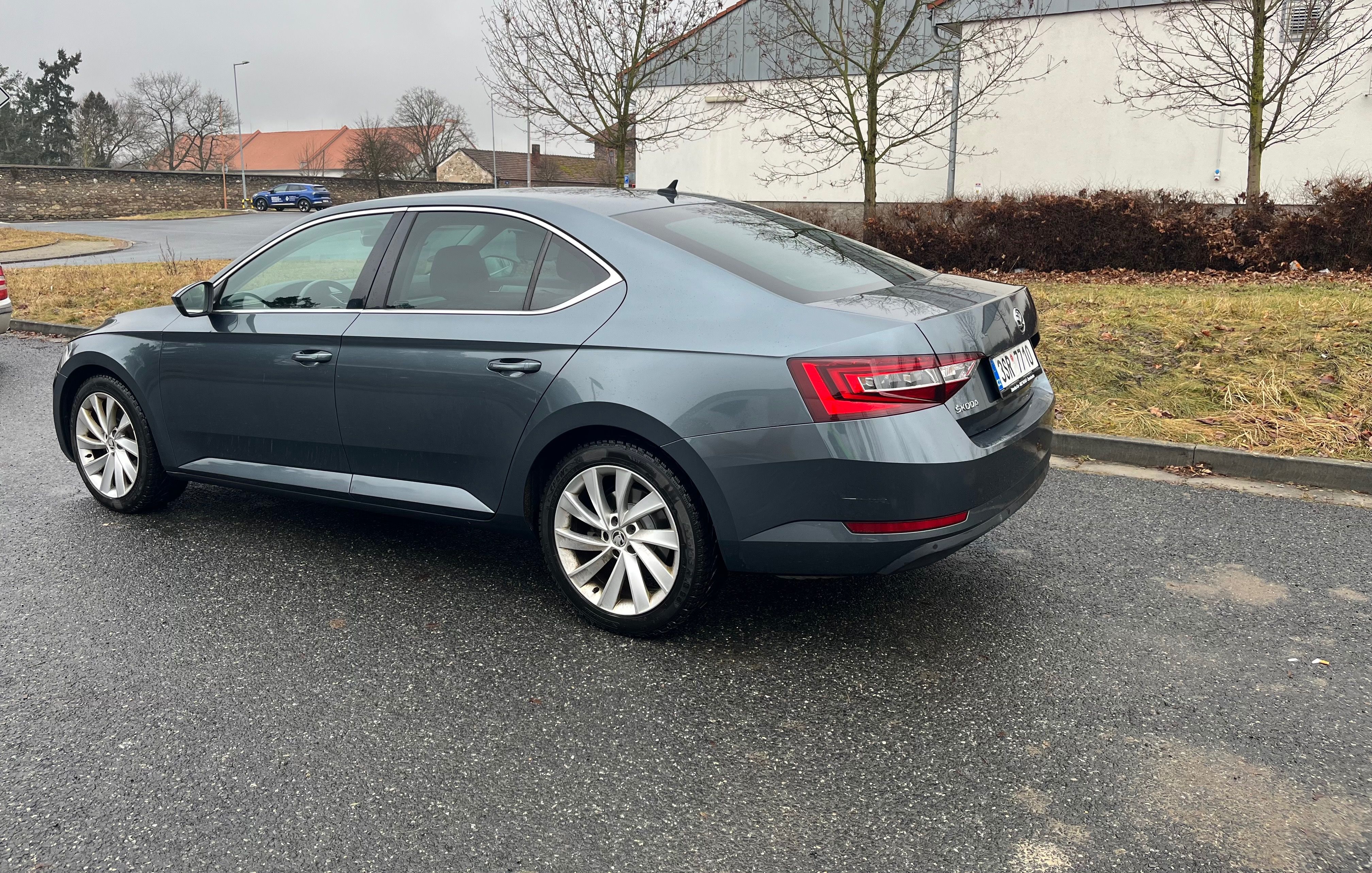 Škoda Superb, 2.0 TDI - fotka 4
