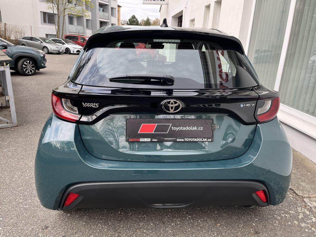 Toyota Yaris, 1.5L HEV116 CVT Comfort - fotka 6