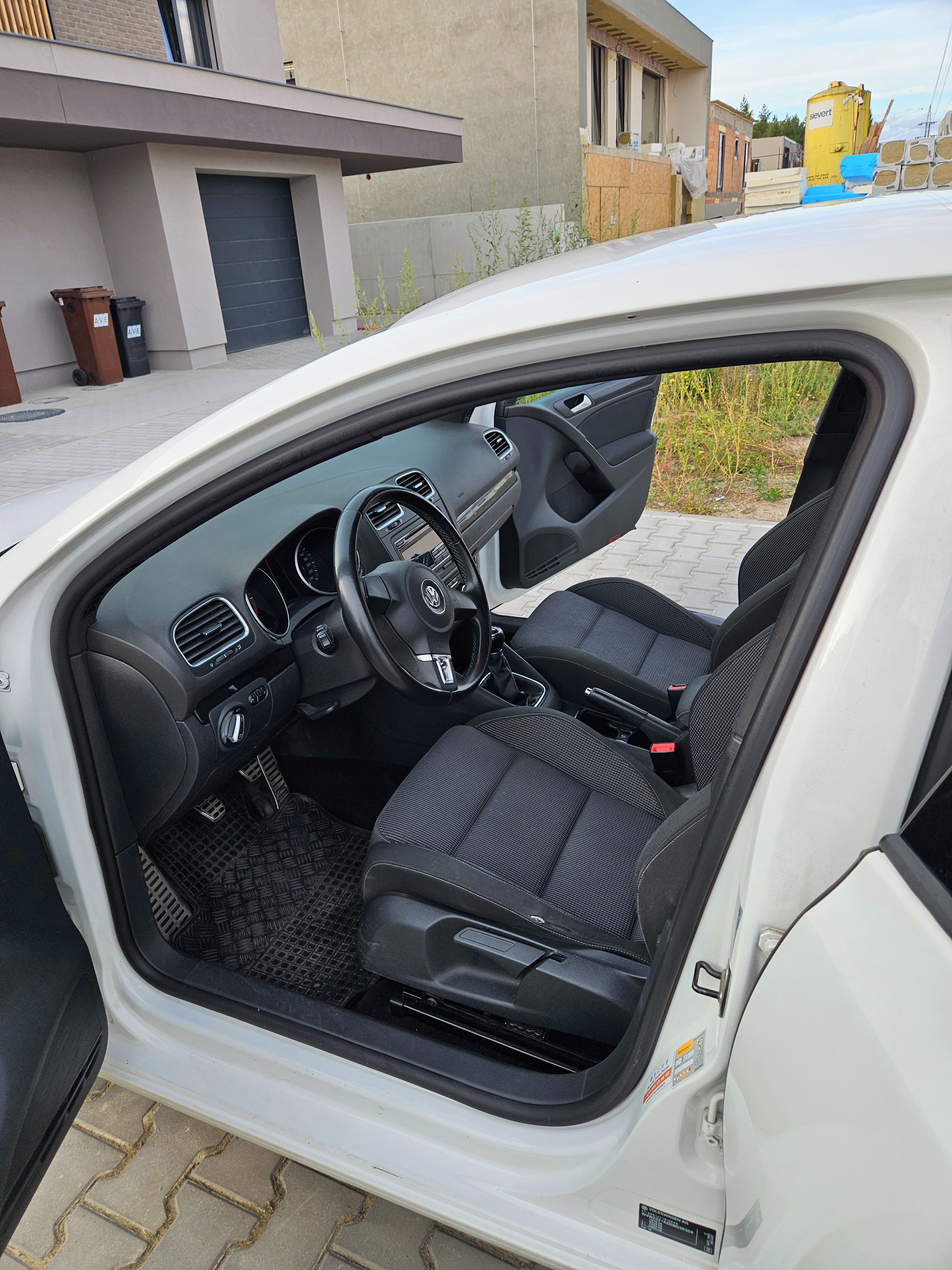 Volkswagen Golf, nízká spotřeba, nová STK - fotka 5