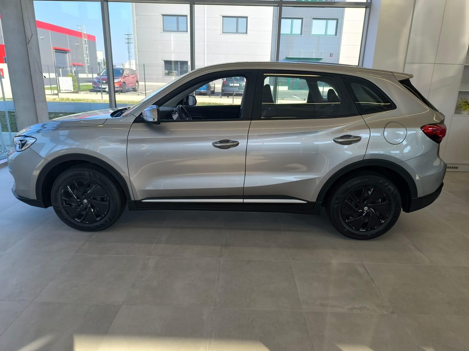 MG ZS, EXCITE 1.5 Cosmic Silver - fotka 2
