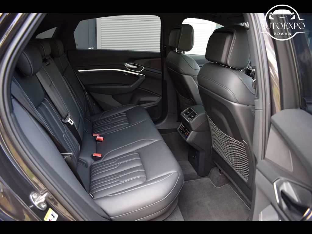 Audi Q8 e-tron, Sportback 55 qu. *S-line*Pano* - fotka 6