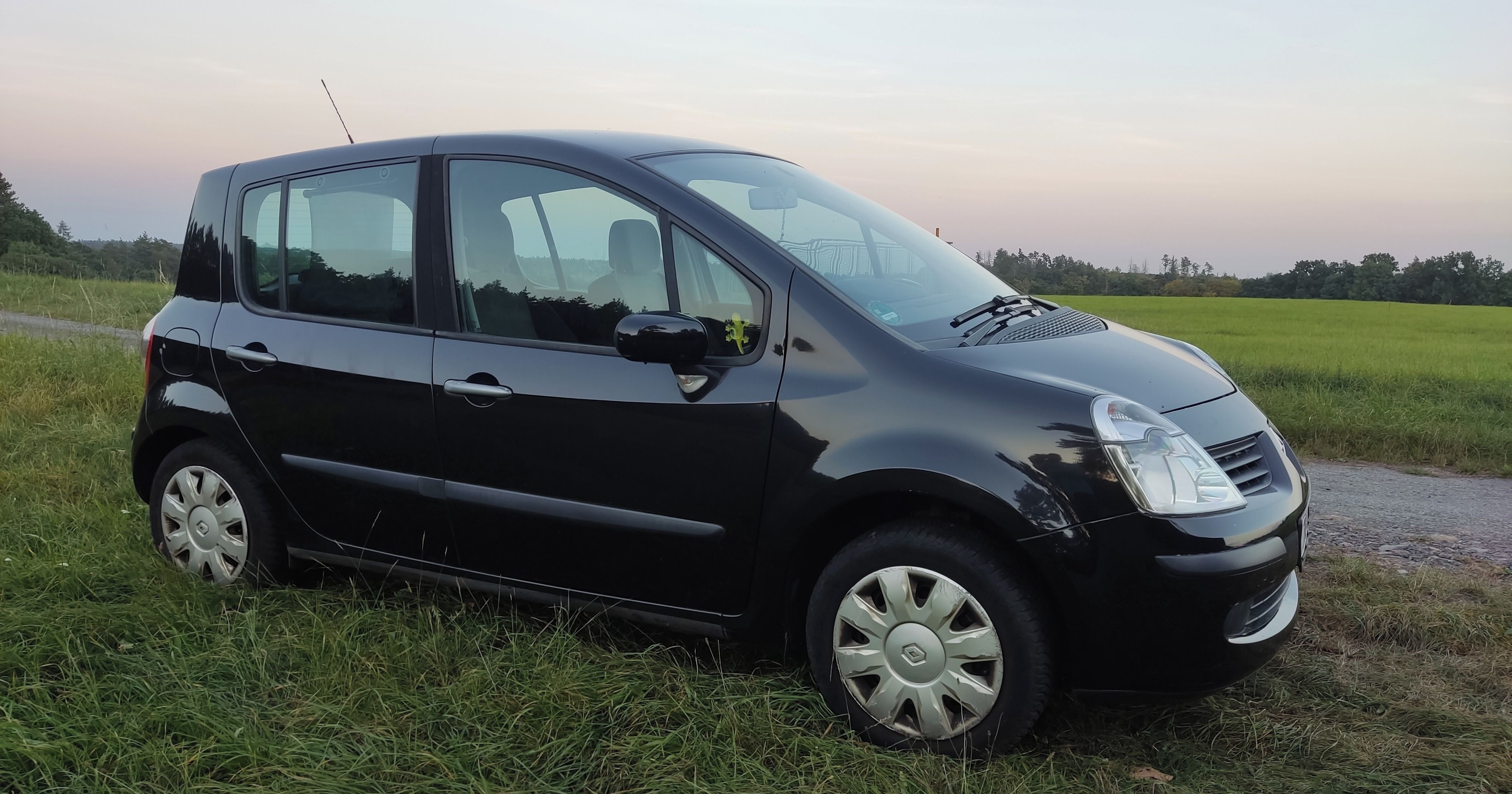 Renault Modus, 1.6 benzín,145 ...km,nové celo - fotka 2