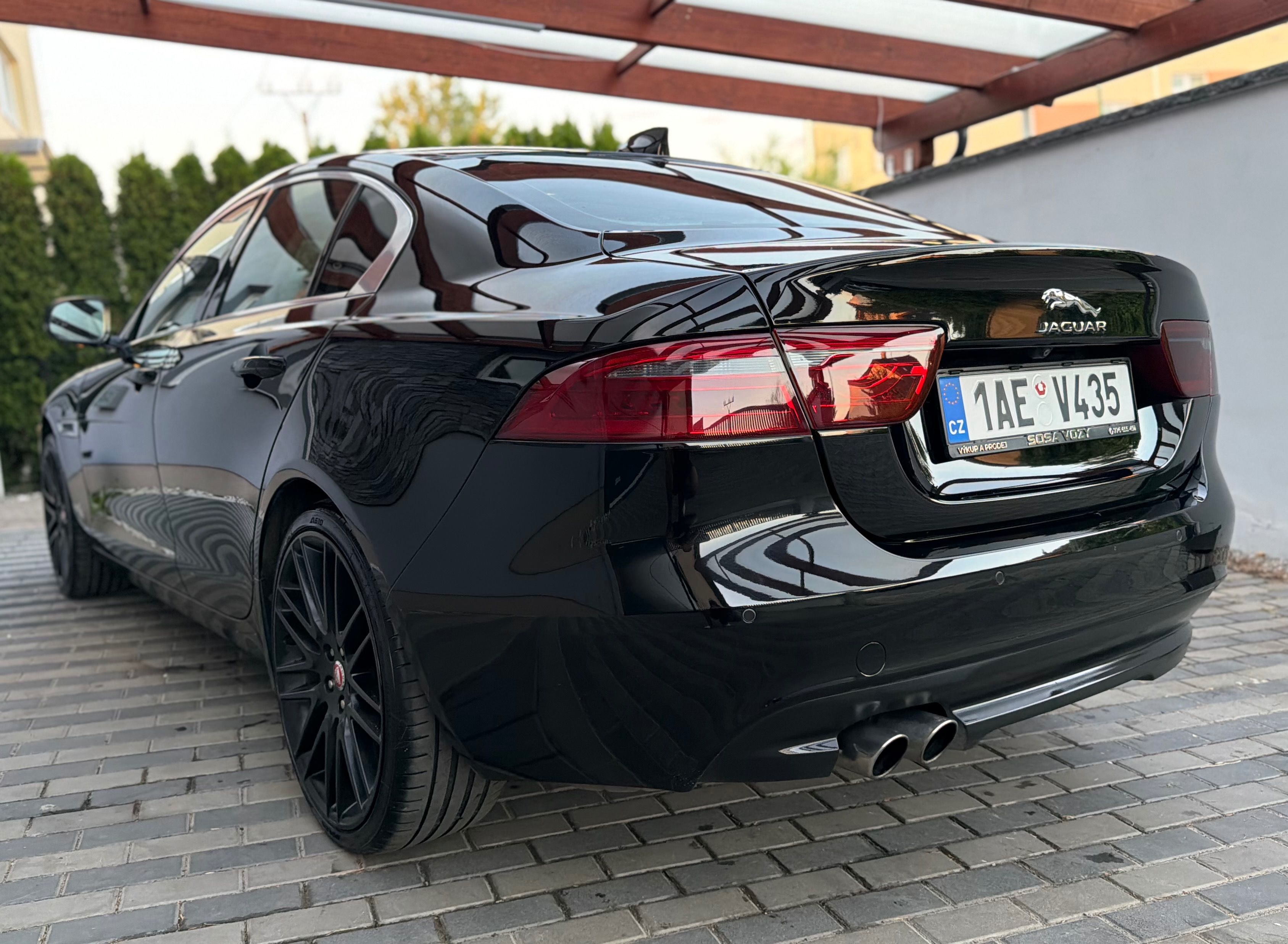 Jaguar XE - fotka 6