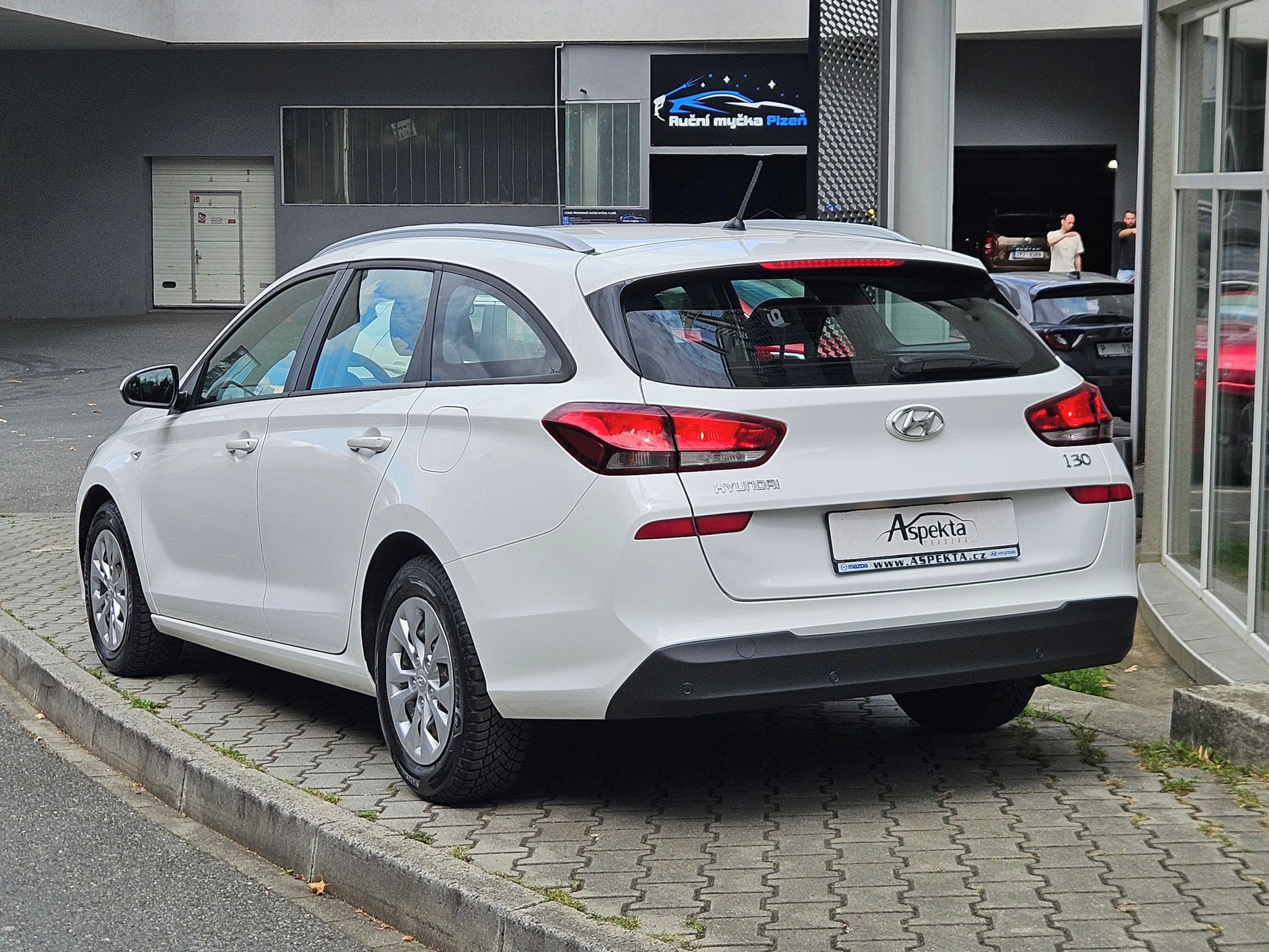 Hyundai i30, 1,4i 73kW, Start Plus, serv.kn - fotka 3