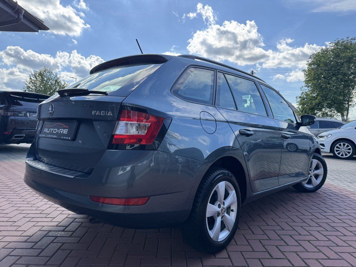 Škoda Fabia, 1.0MPi Klima Výhřev Sedadel BT - fotka 2