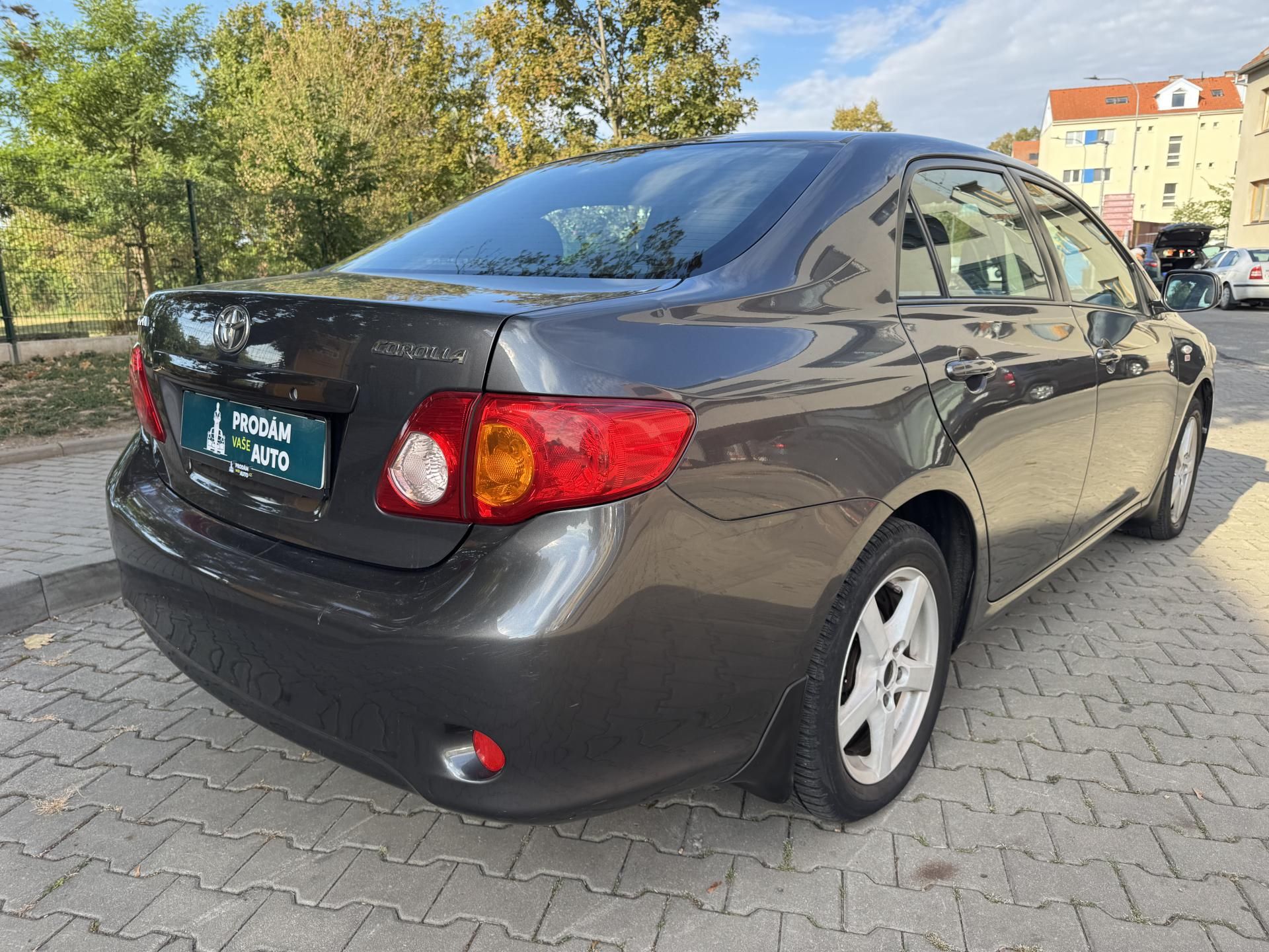 Toyota Corolla, 1.6i 16v sedan původ ČR - fotka 6