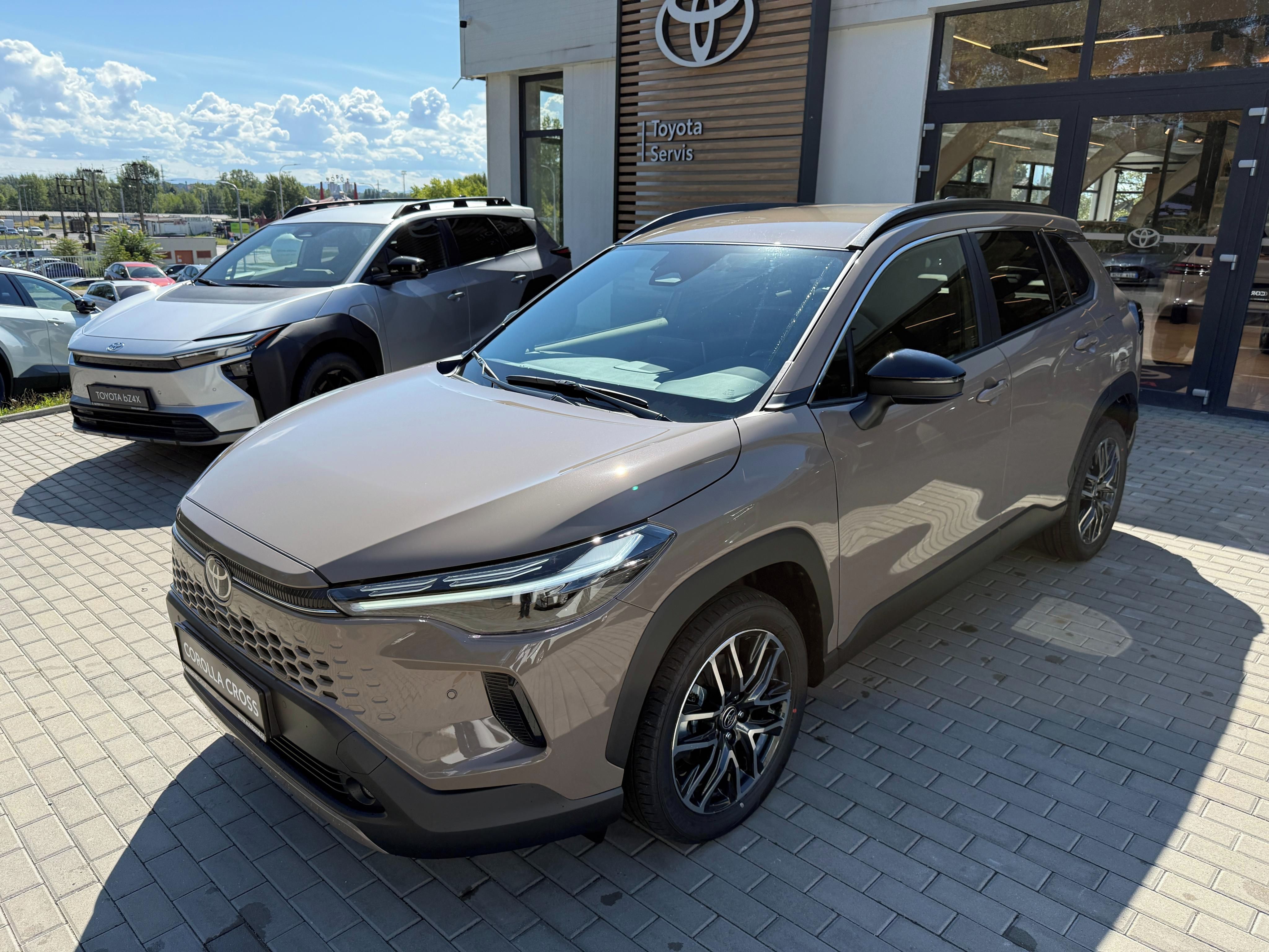 Toyota Corolla Cross, 1.8 HEV STYLE + zimní kola - fotka 2