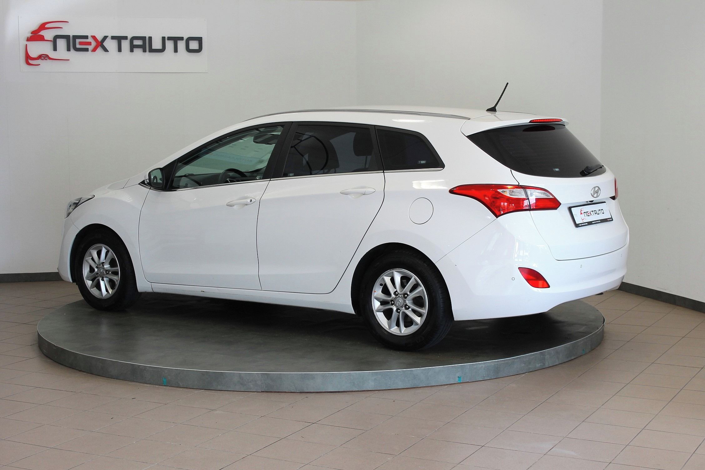 Hyundai i30, 1.6 CRDi 81kW  COMFORT, ČR - fotka 3