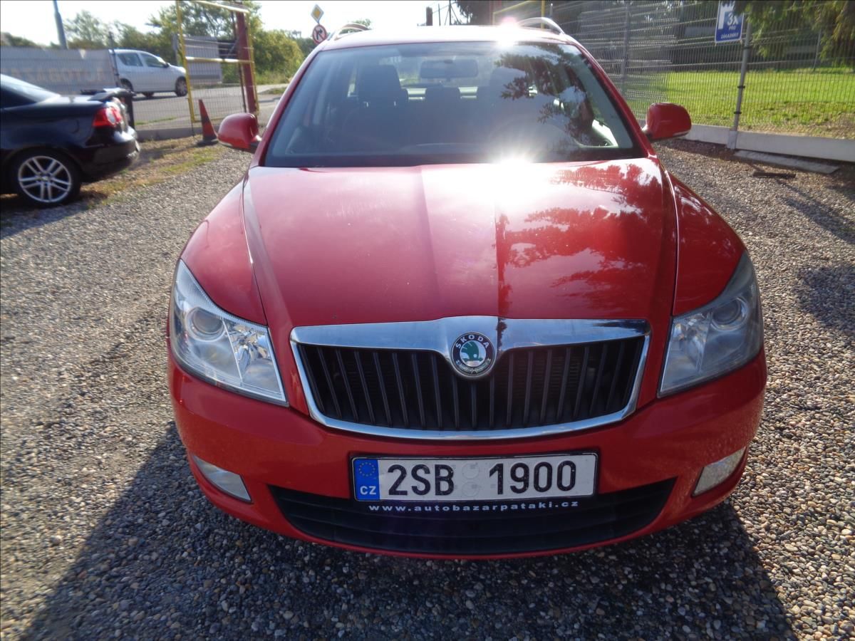 Škoda Octavia, 1,6 - fotka 2