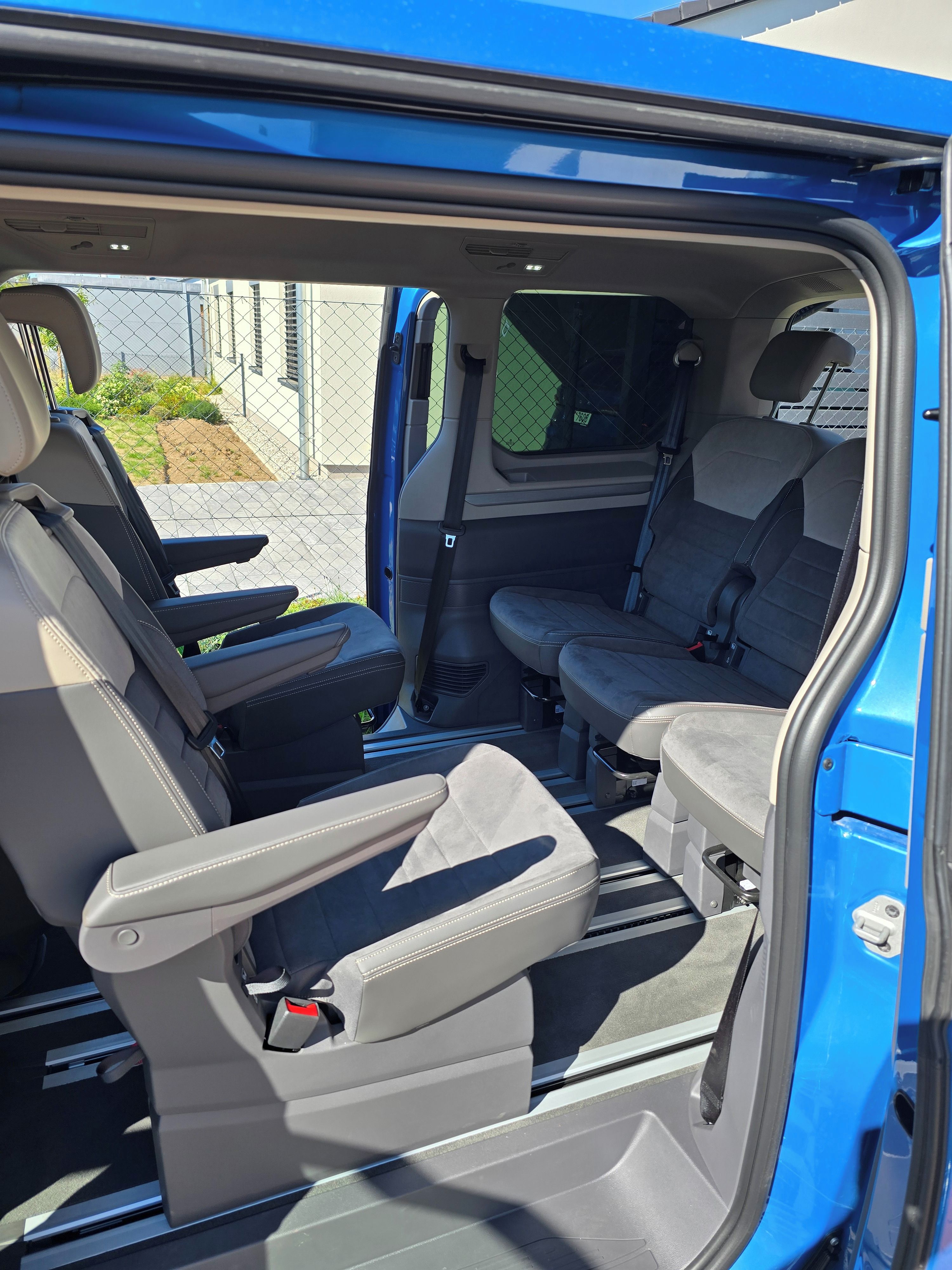 Volkswagen Multivan, 1.5l Plug-in Hybrid Style S - fotka 5