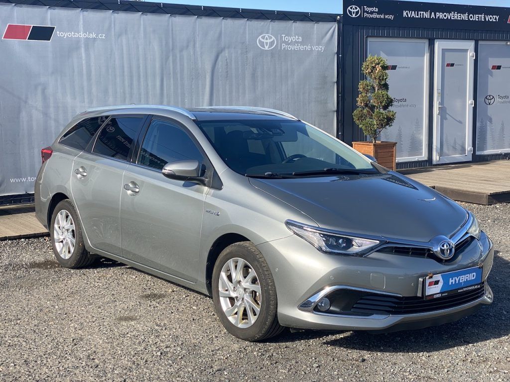 Toyota Auris, 1.8HSD, ČR, Executive, záruka