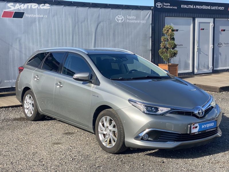 Toyota Auris, 1.8HSD, ČR, Executive, záruka