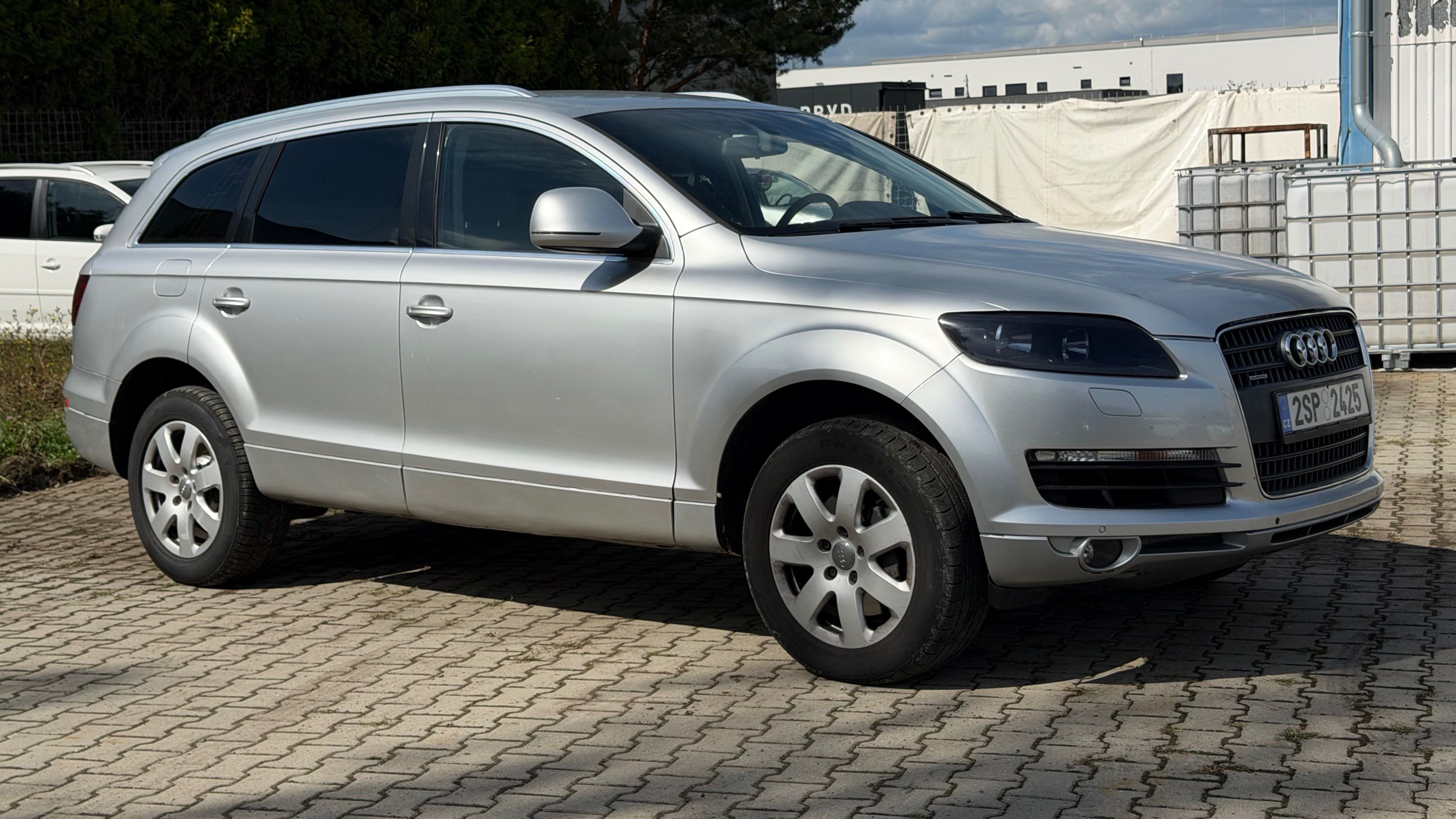 Audi Q7, 3.0TDI  171Kw tažné 3.5t 5mist - fotka 6