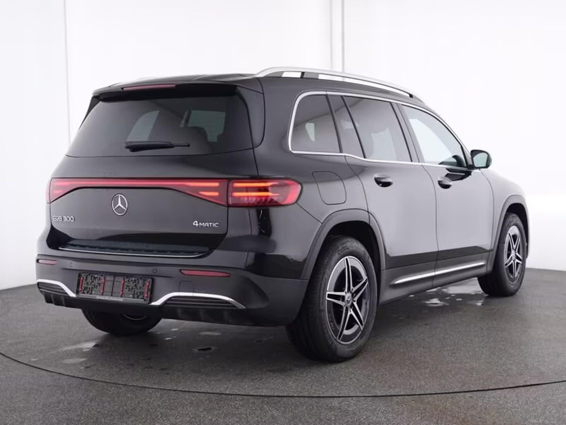 Mercedes-Benz EQB, 300 4M AMG 7míst Pano 360 Dist - fotka 2