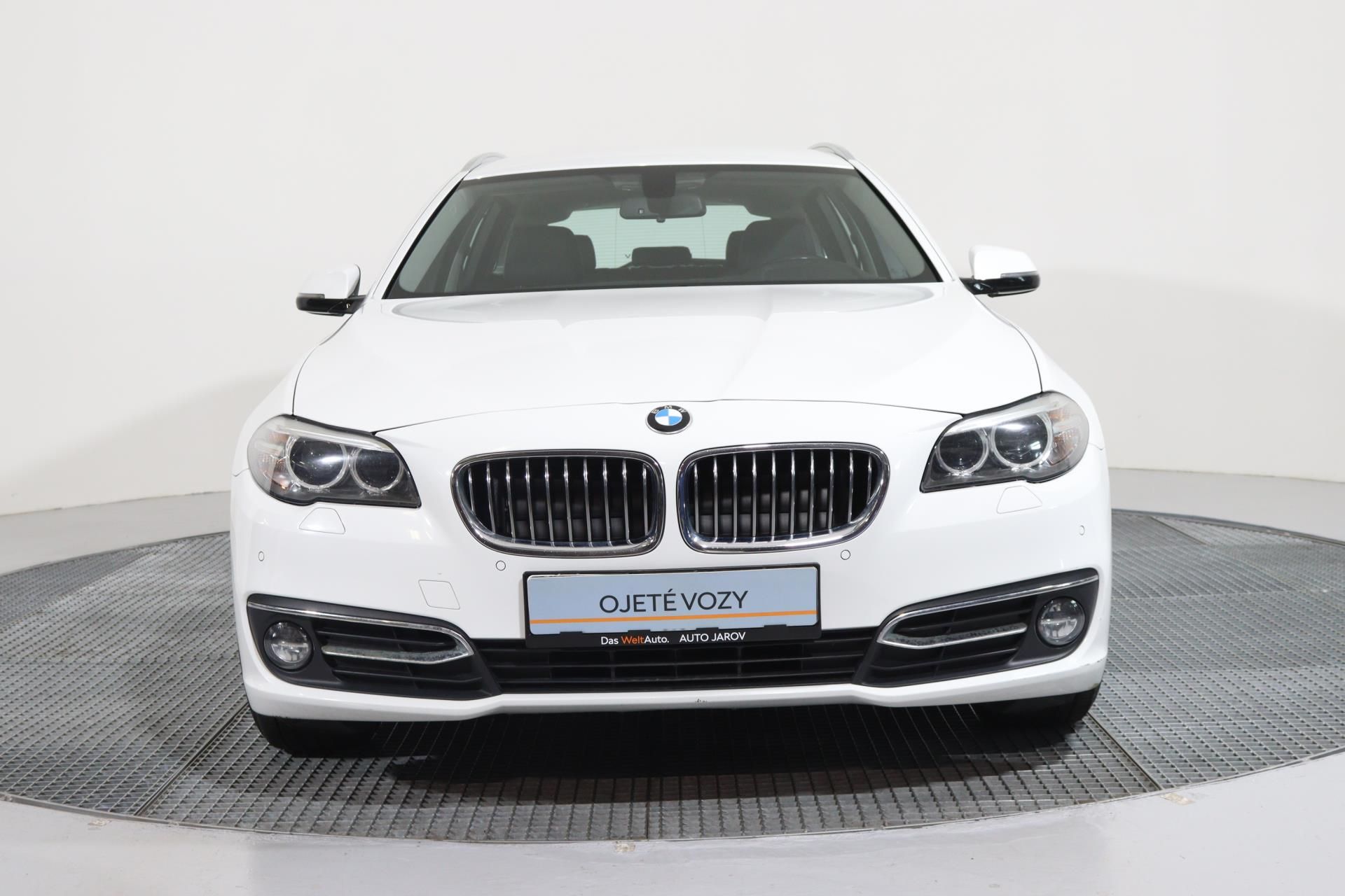 BMW Řada 5, 520D xDrive Touring Automat - fotka 4