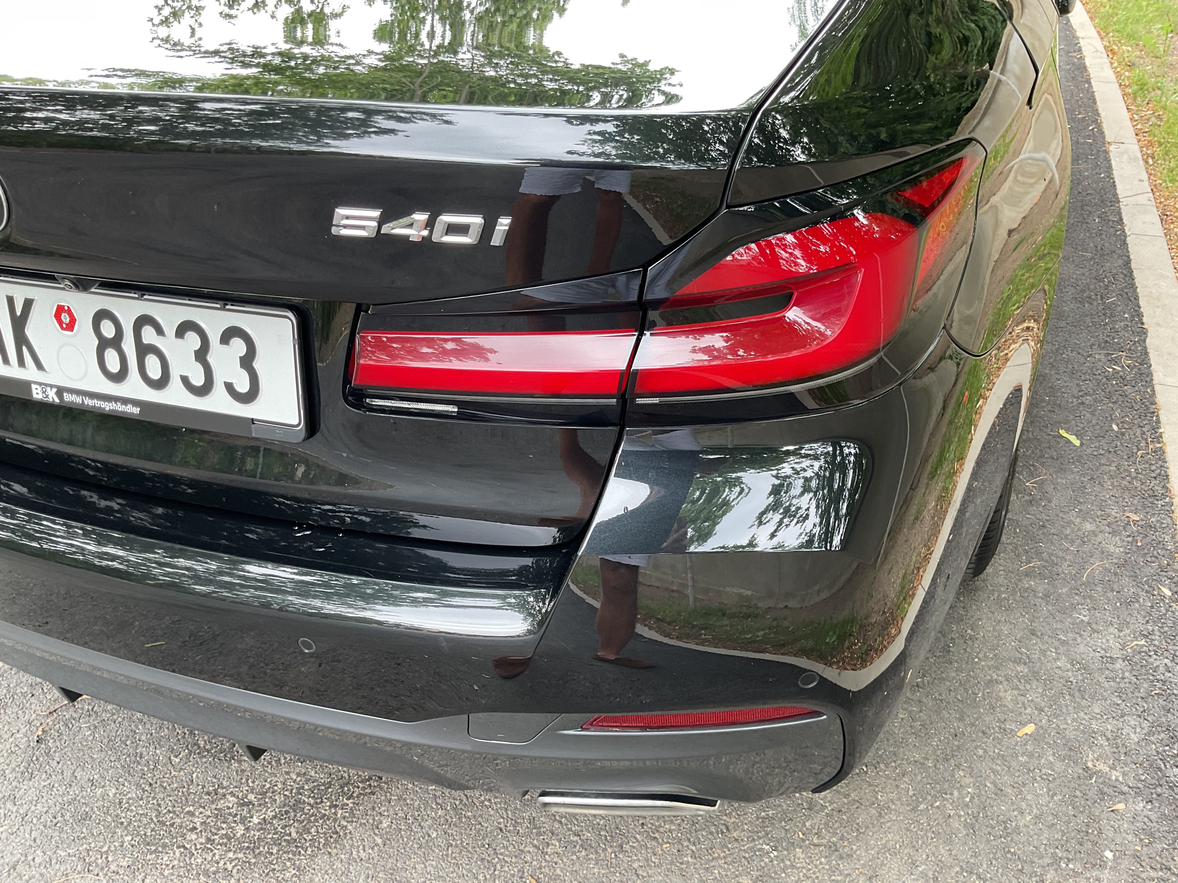 BMW Řada 5, 540i xDrive Limousine M paket - fotka 6