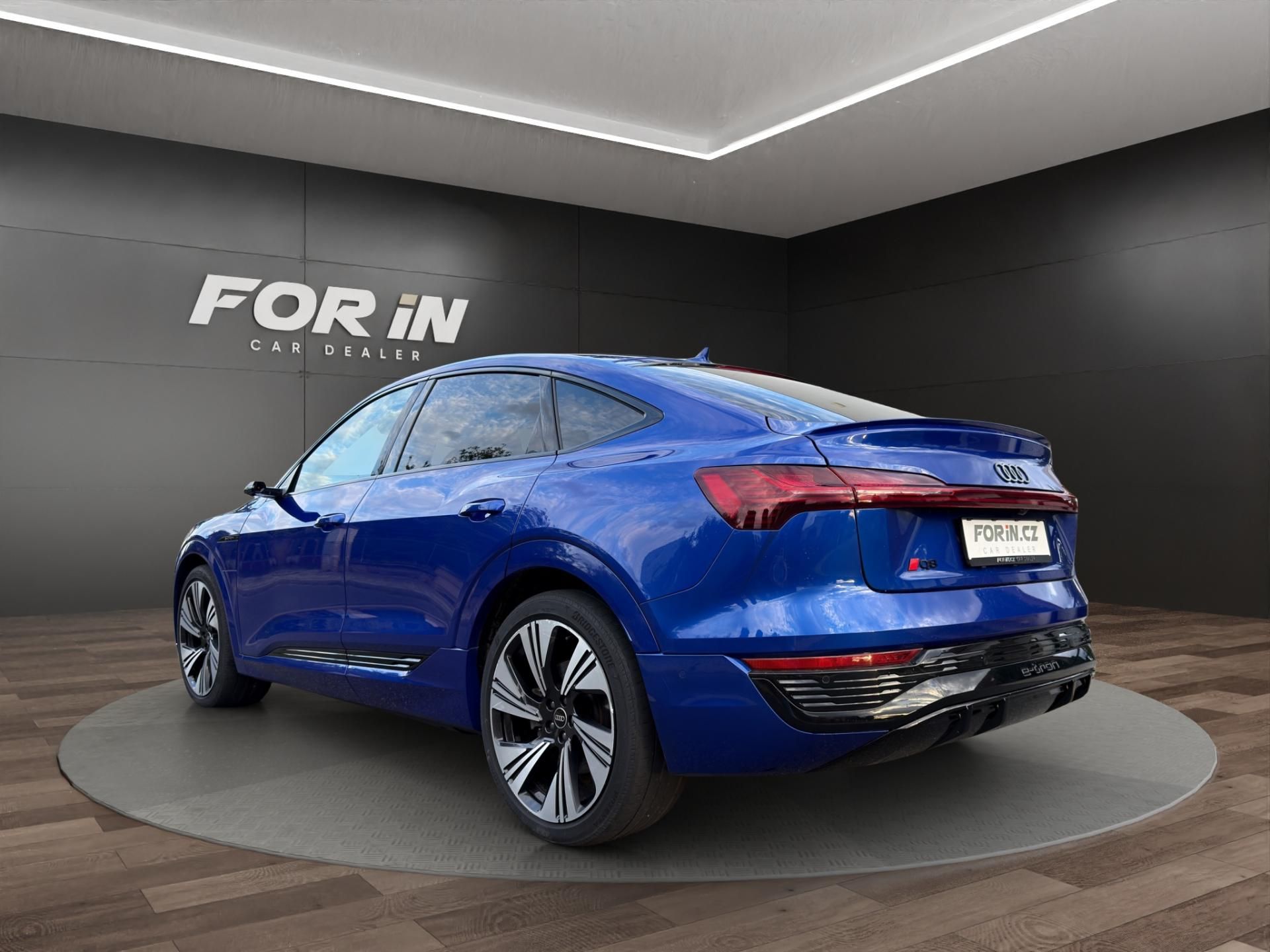 Audi Q8 e-tron, 114 kWh  300 kW  SPORTBACK - fotka 4