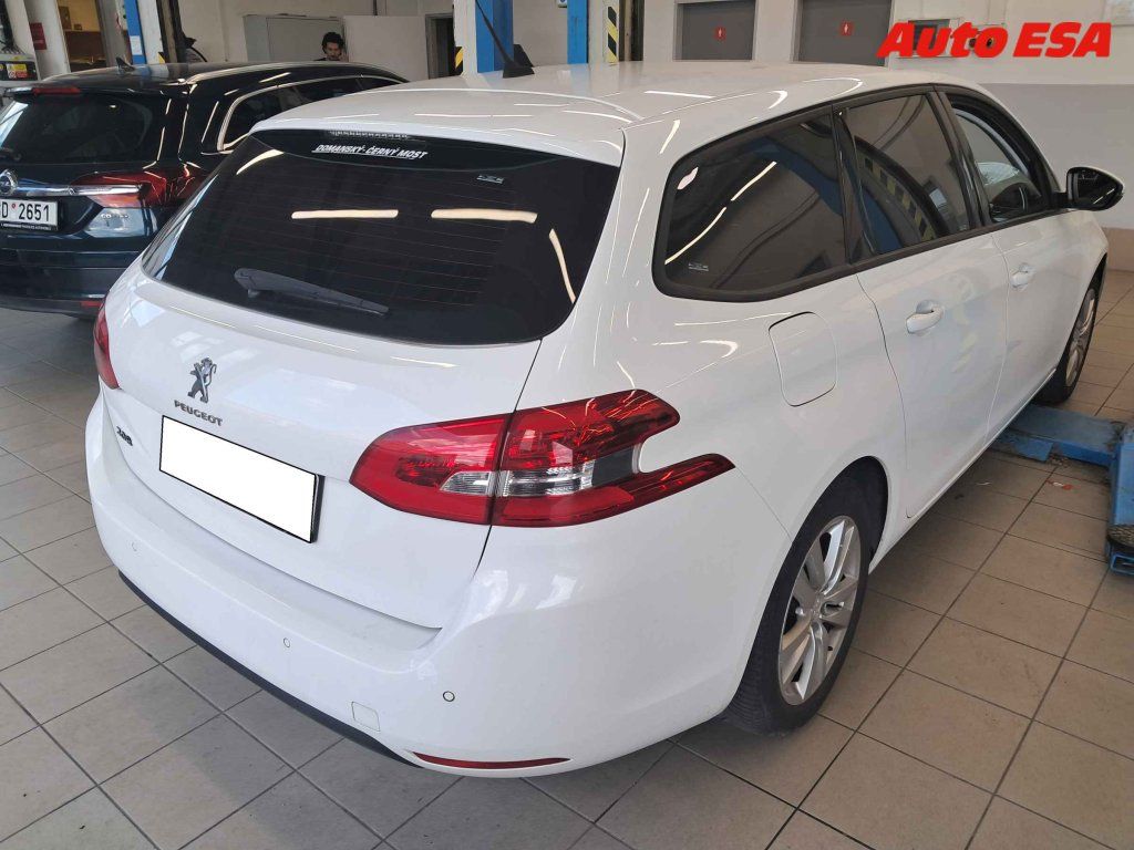 Peugeot 308, 1.2 PT,1.maj,ČR - fotka 2