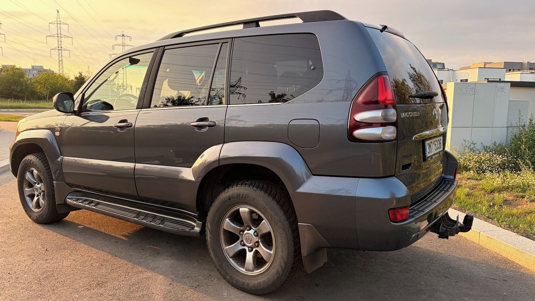 Toyota Land Cruiser, Toyota Land Cruiser, 8 míst - fotka 3