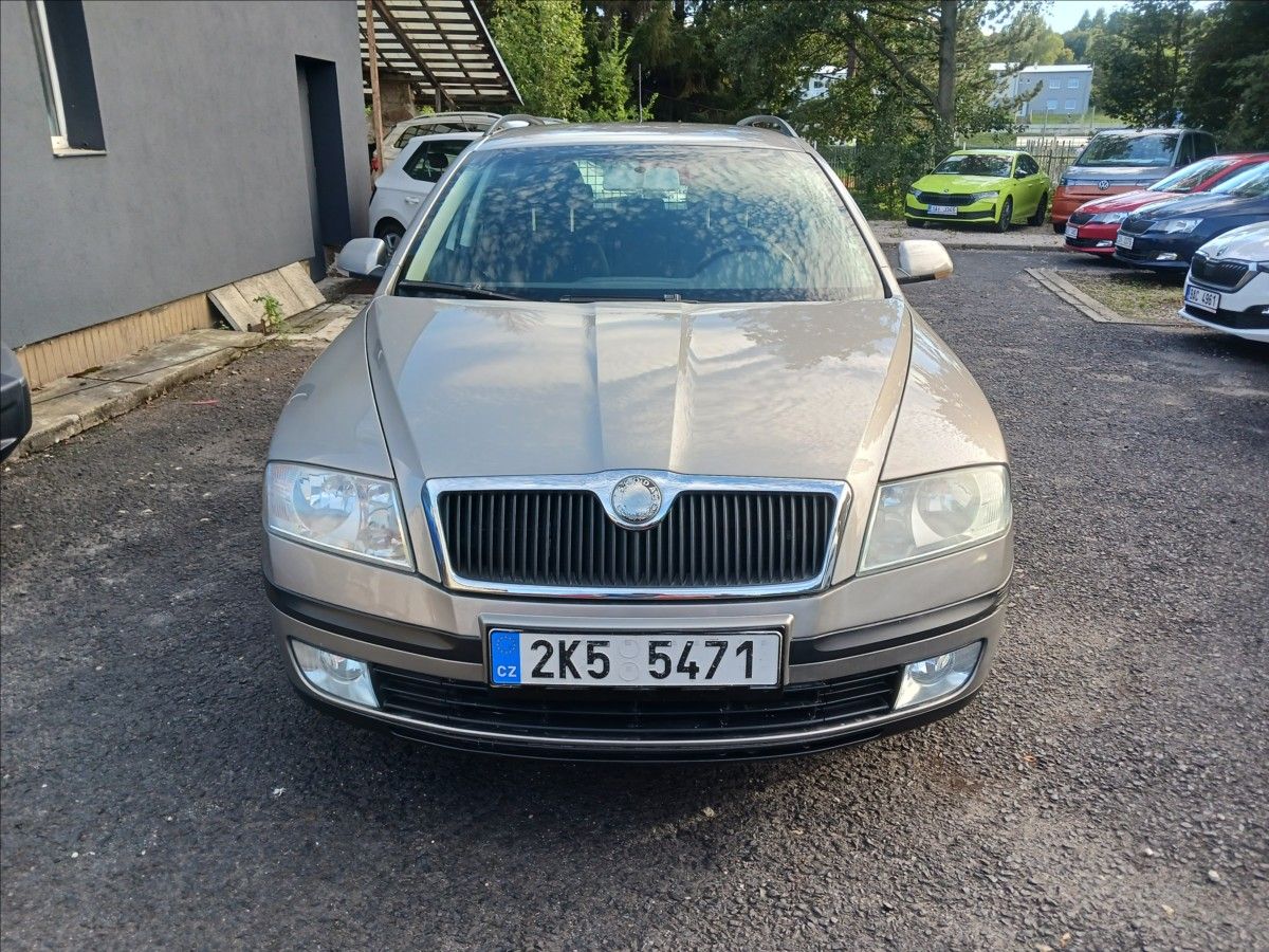 Škoda Octavia, 1,9 1,9 TDI 77Kw KOMBI - fotka 2