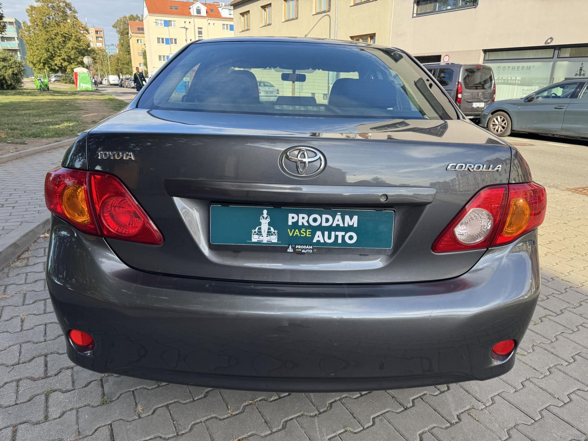 Toyota Corolla, 1.6i 16v sedan původ ČR - fotka 5