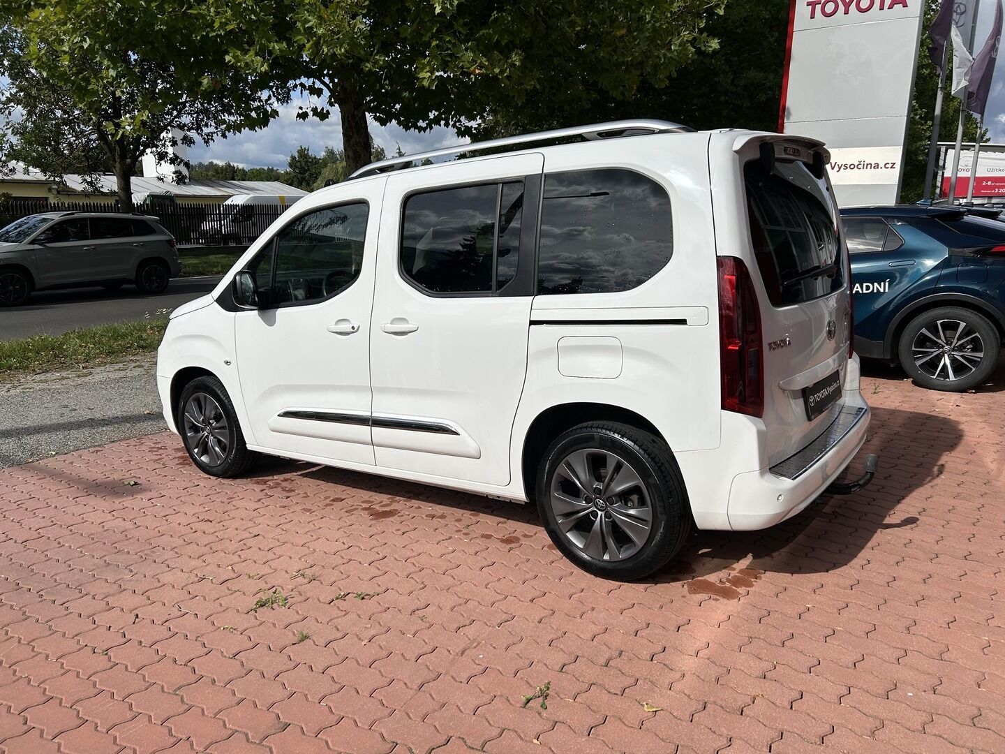 Toyota Proace City Verso, 5D SWB 1.2T 110 6MT - Family - fotka 4