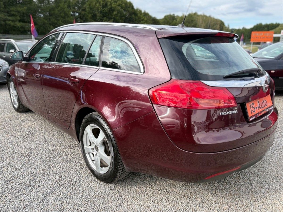 Opel Insignia, 2,0 CDTI COMBI - fotka 4