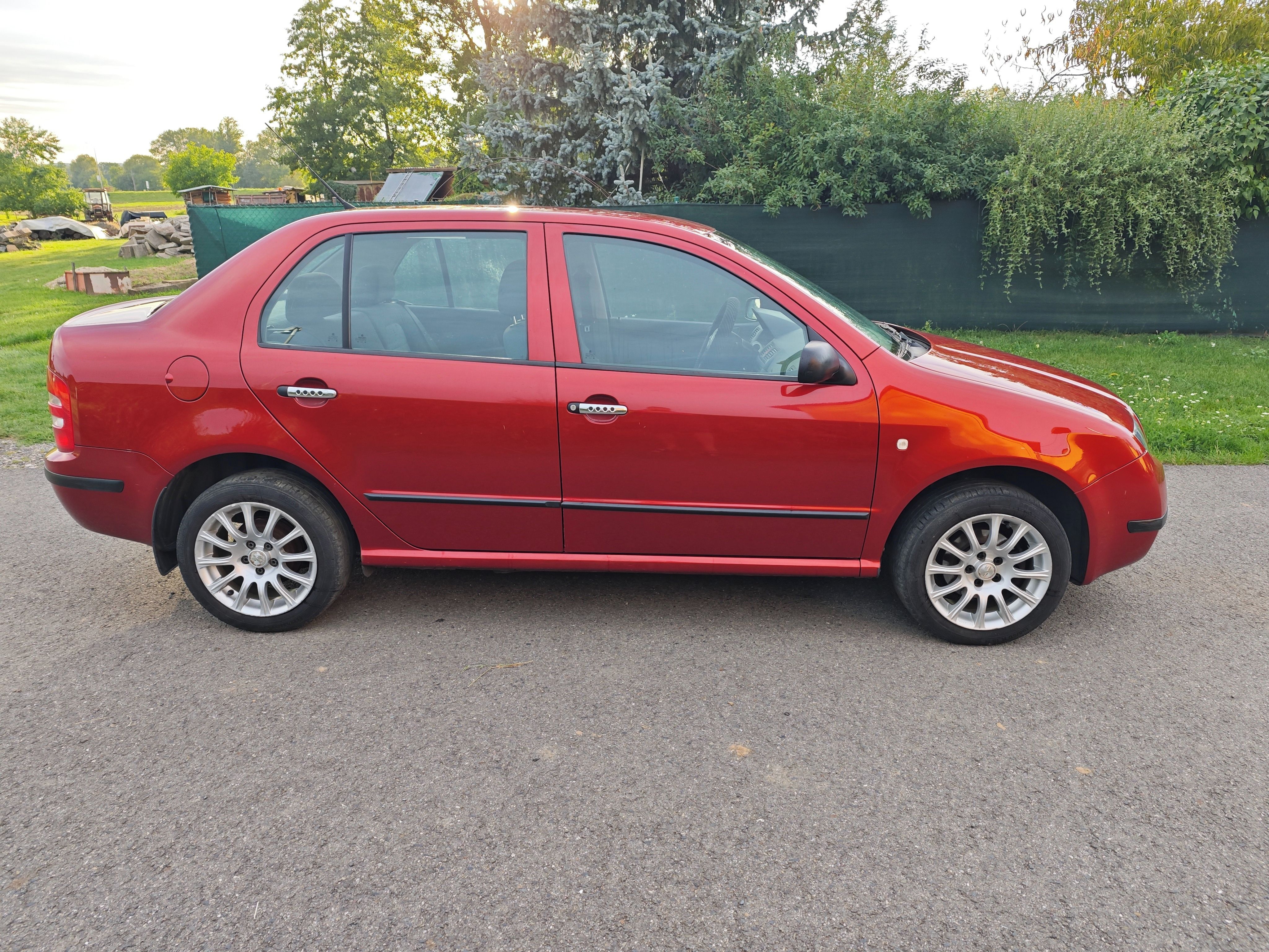 Škoda Fabia, 1,4 MPi,50Kw - fotka 4