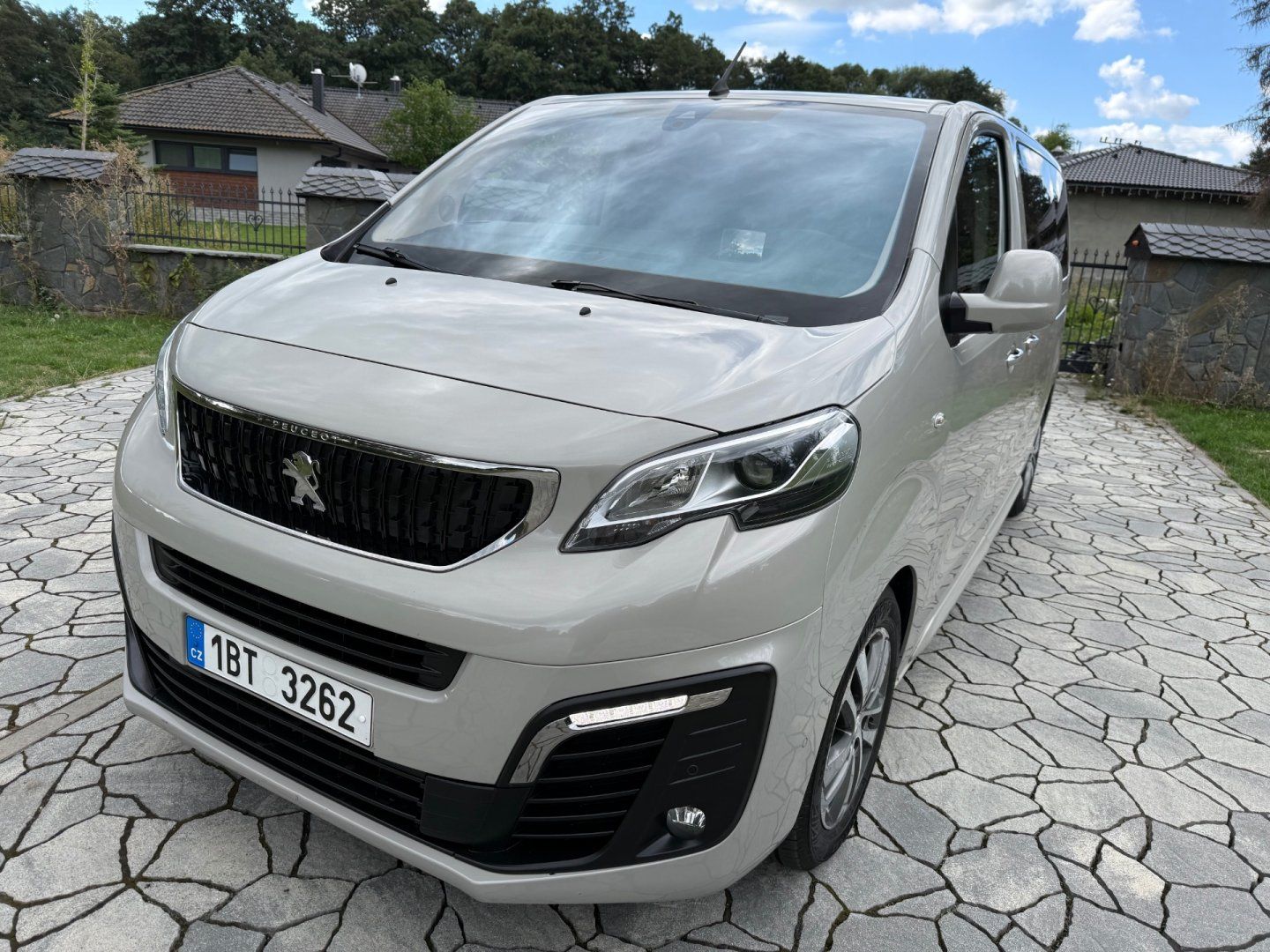 Peugeot Traveller, 2.0HDI 130kW 8MÍST BUSINESS