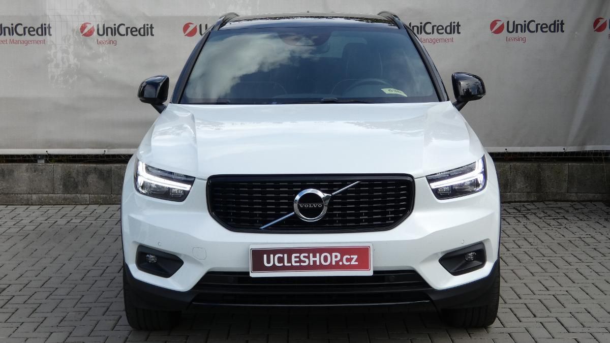 Volvo XC40, B4 AWD R-Design - fotka 2