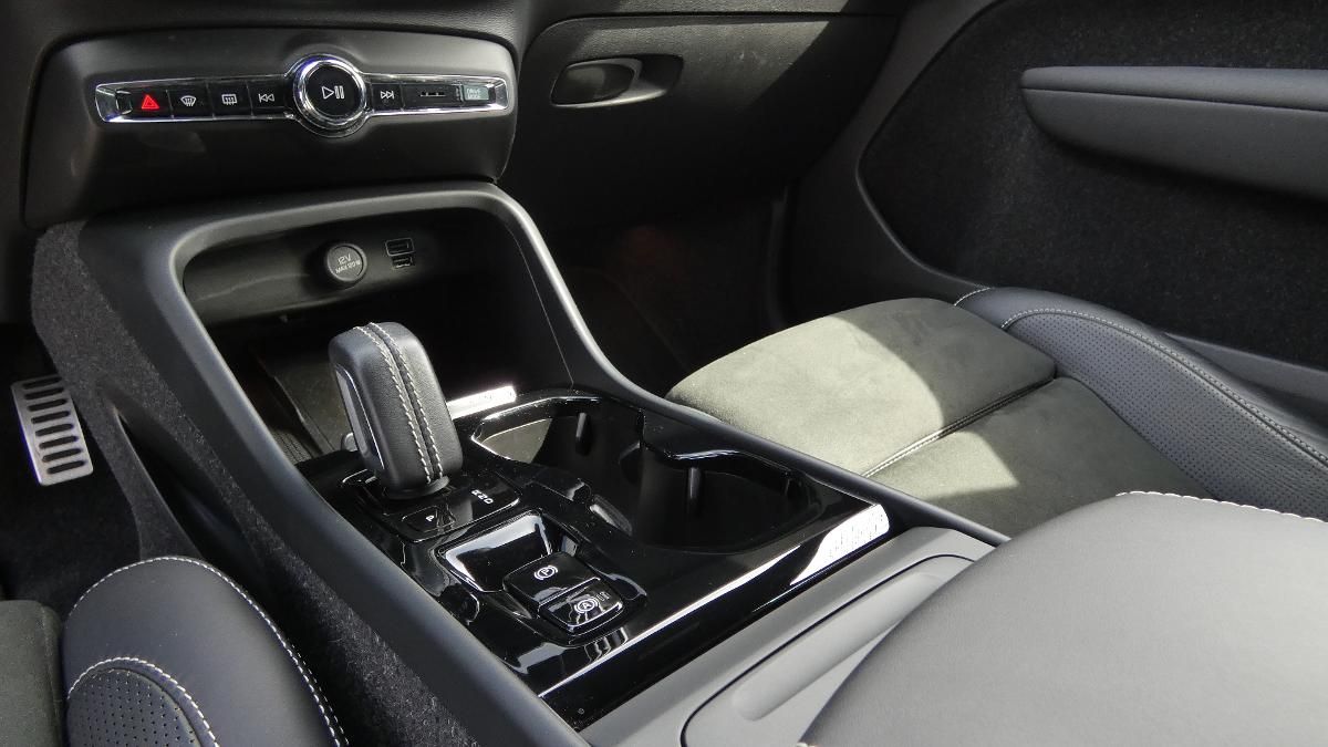 Volvo XC40, B4 AWD R-Design - fotka 6