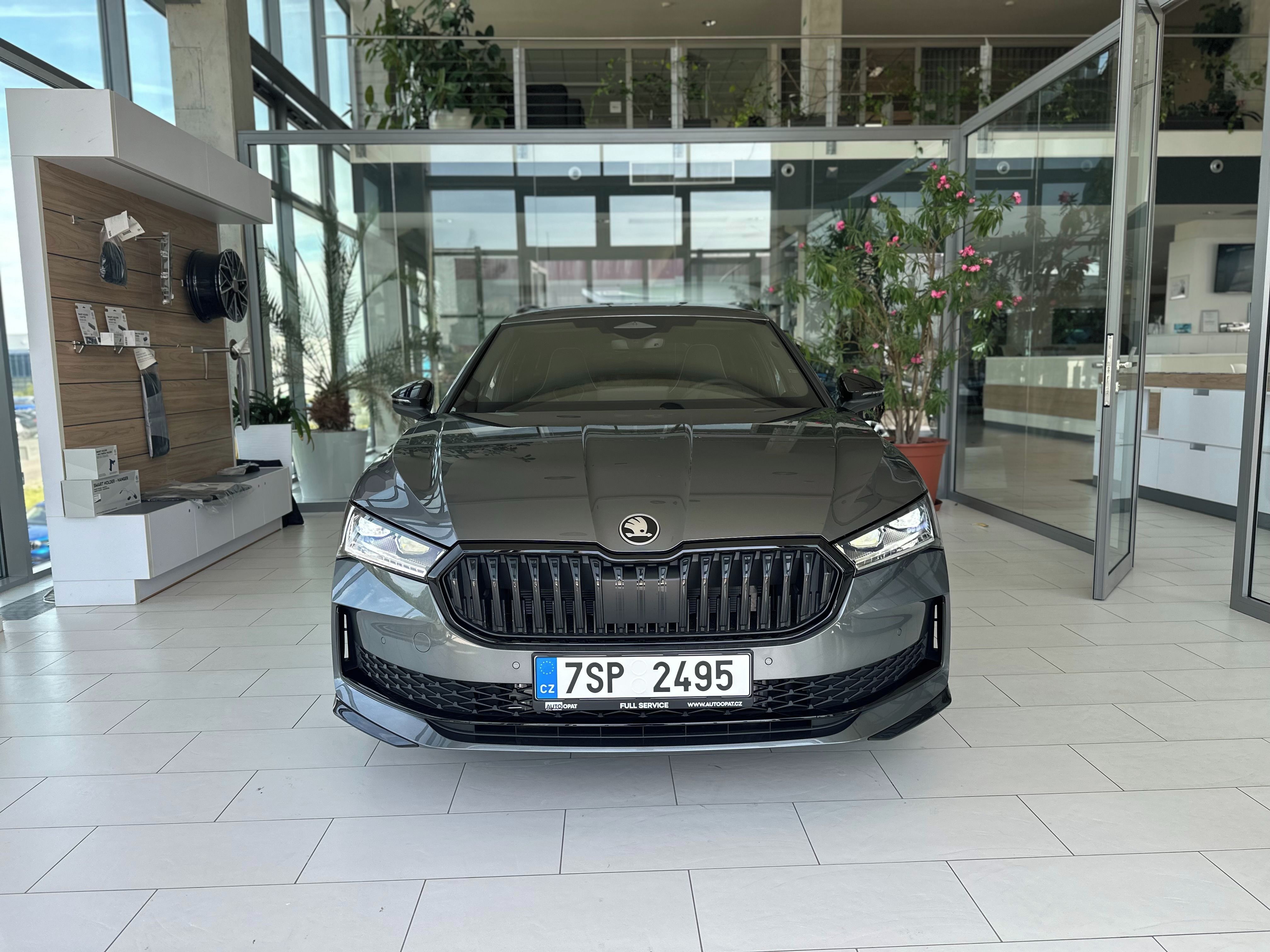 Škoda Superb, Sportline 2,0 TDI 142 kW 4x4 - fotka 2