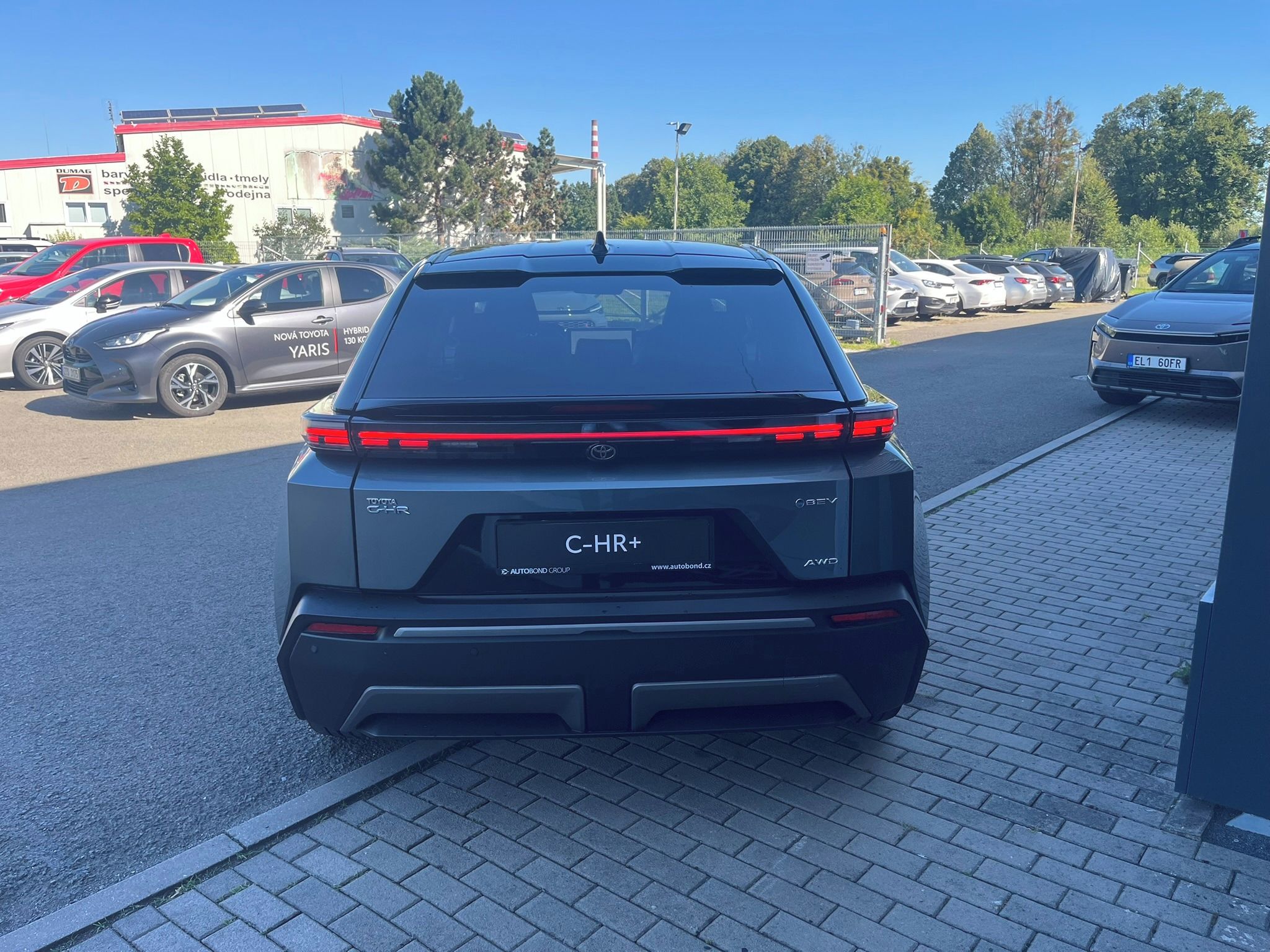 Toyota C-HR, BEV 4x4 Executive - fotka 6
