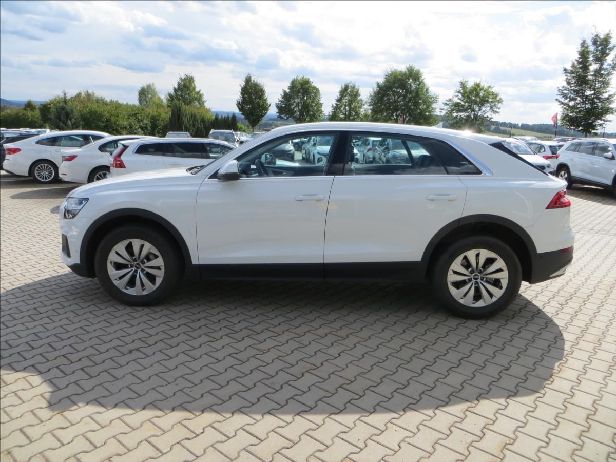 Audi Q8, 3,0 TFSI quattro tiptronic 250 - fotka 4