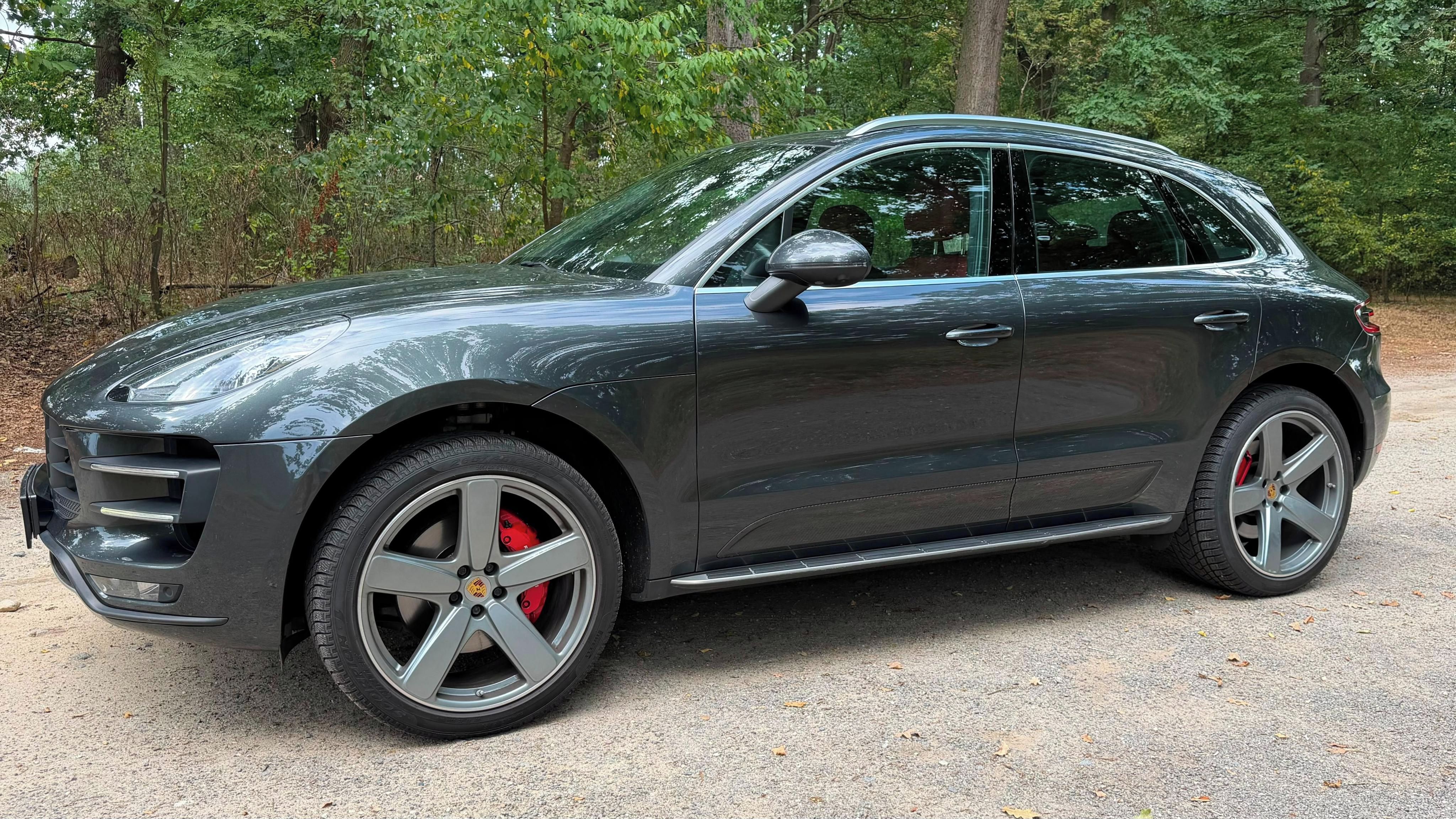 Porsche Macan, Turbo, téměř max výbava - fotka 3