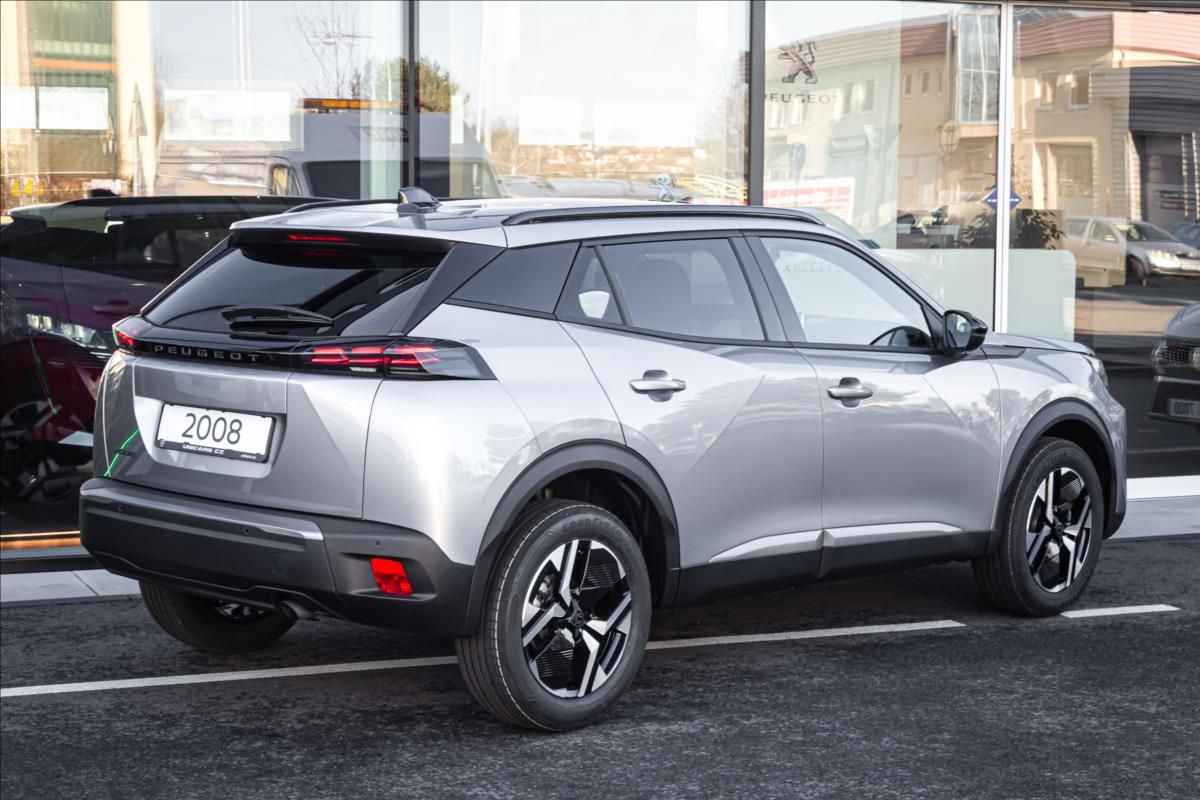 Peugeot 2008, 1,2 BUSINESS Hybrid 145 e-DCS6 - fotka 5