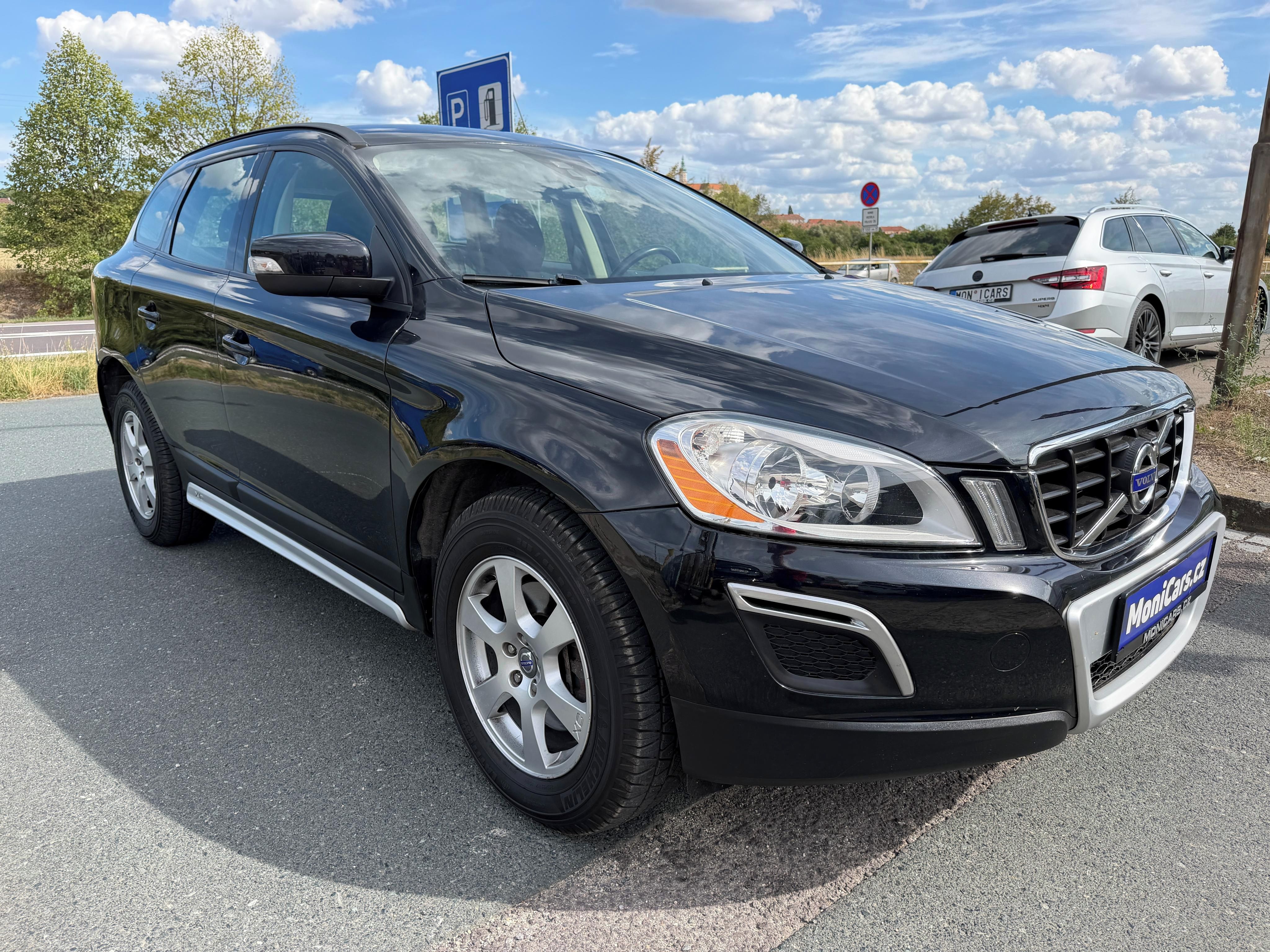 Volvo XC60, 2.0 D3 120kW AUTOMAT - fotka 3