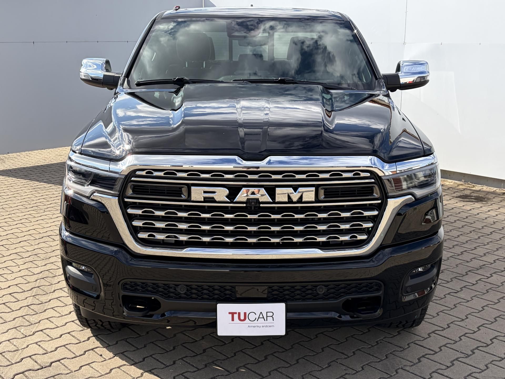 Dodge Ram, 1500 Limited 5.7 V8 HEMI 2026 - fotka 2