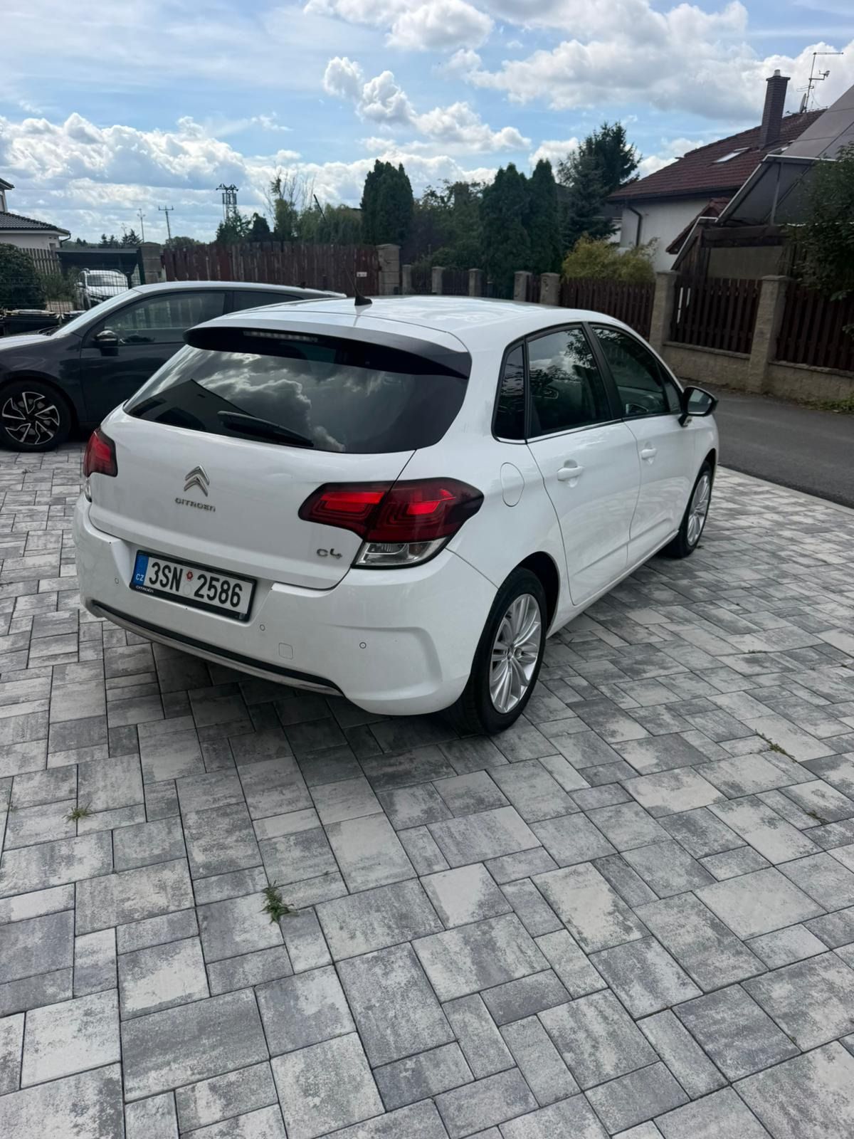 Citroën C4, 1.6 HDi 75 kW - fotka 6