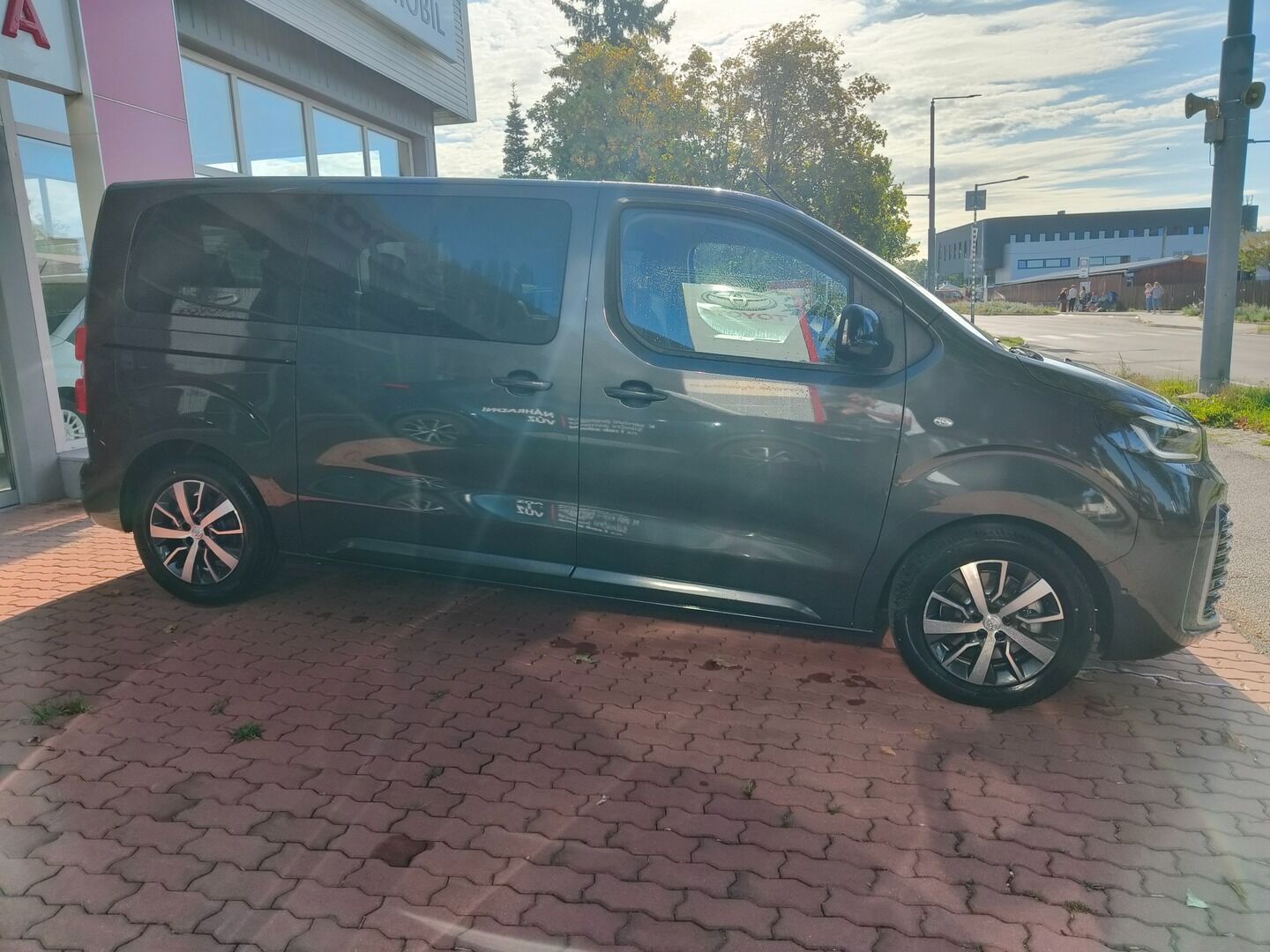 Toyota Proace Verso, L1 krátká 2.2 nafta 150 koní - fotka 6