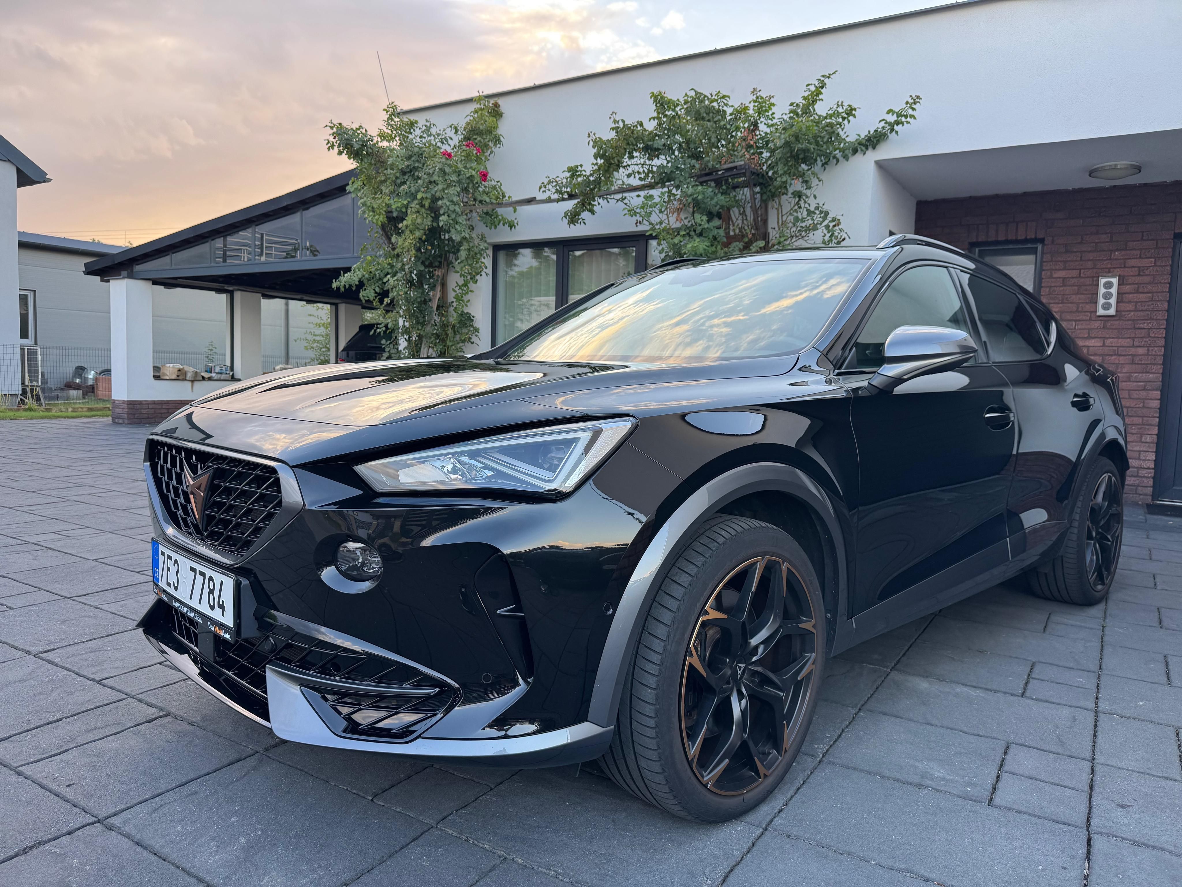 Cupra Formentor, 2.0TSI, 228kW, 42.000km - fotka 2