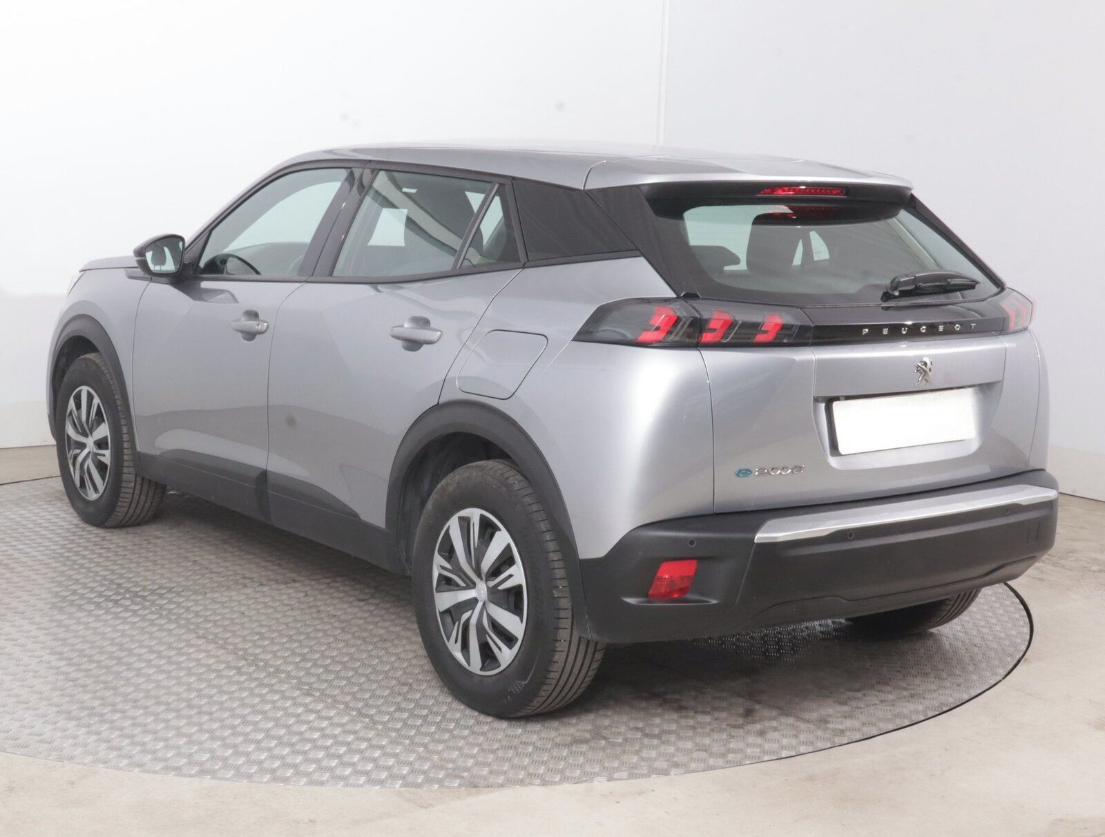 Peugeot 2008, 50 kWh, Active Pack, Automat - fotka 4
