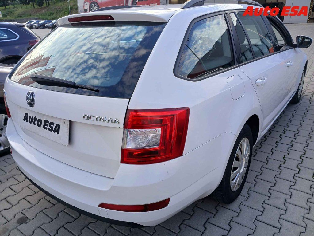 Škoda Octavia, 2.0TDi,ČR,autoAC - fotka 2