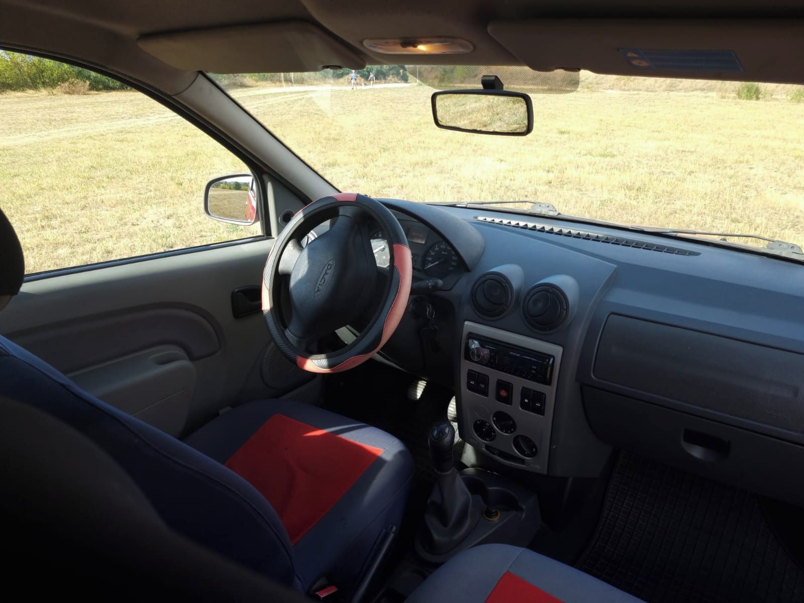 Dacia Logan - fotka 4