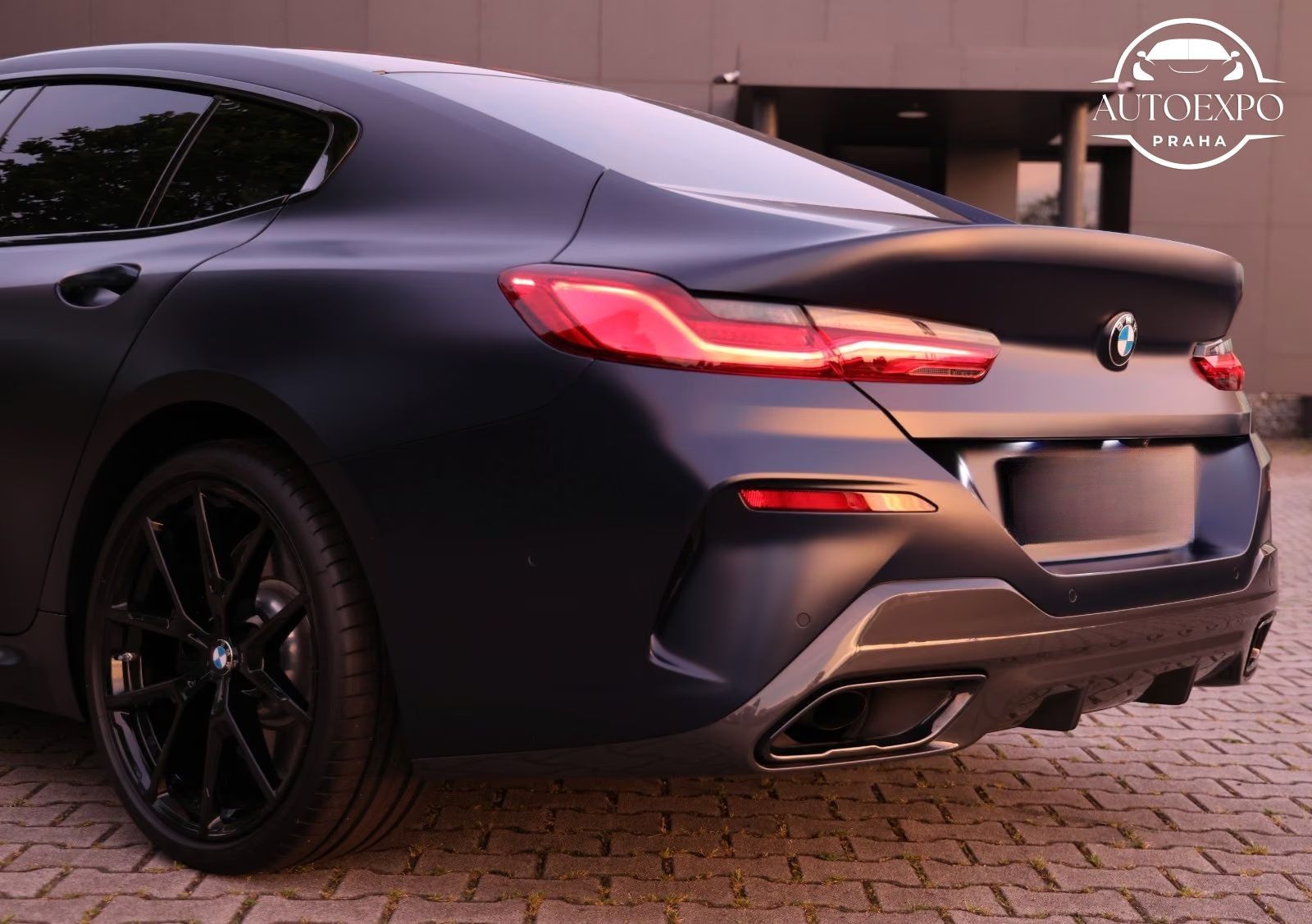 BMW Řada 8, 840d xDrive Carbon* - fotka 6