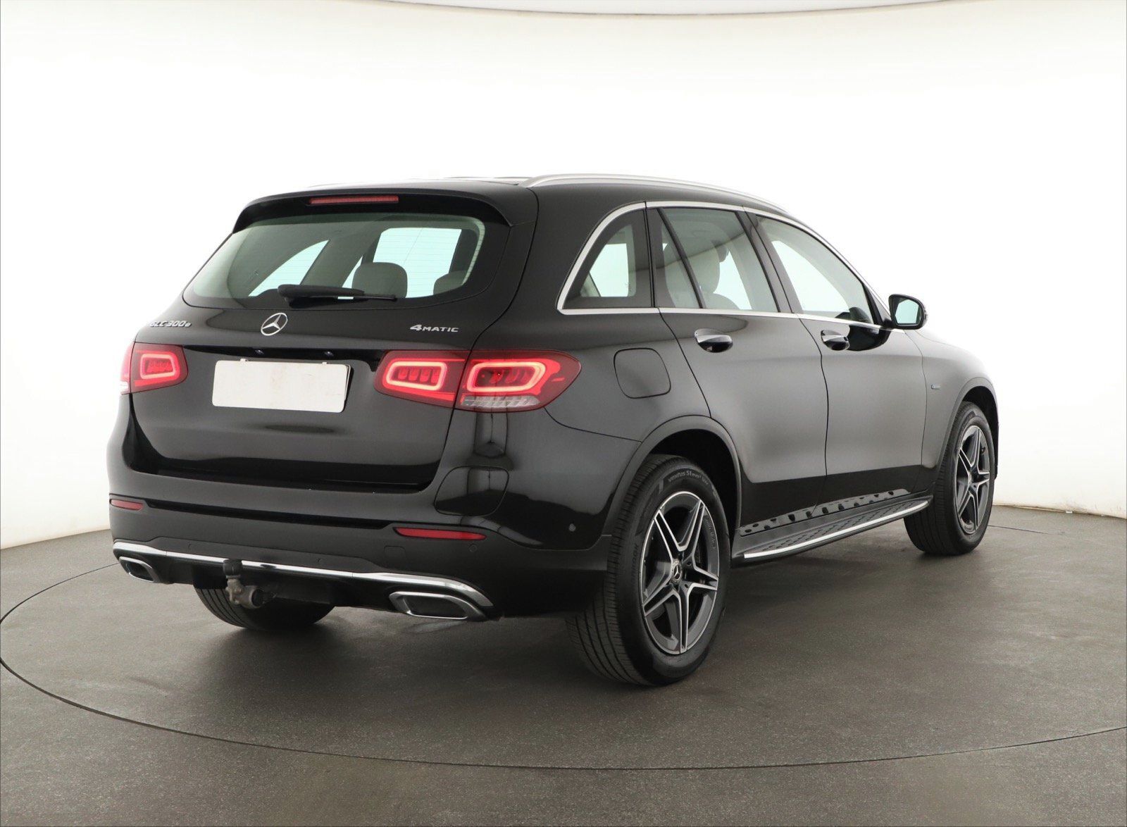Mercedes-Benz GLC, 300 e 4MATIC - fotka 5