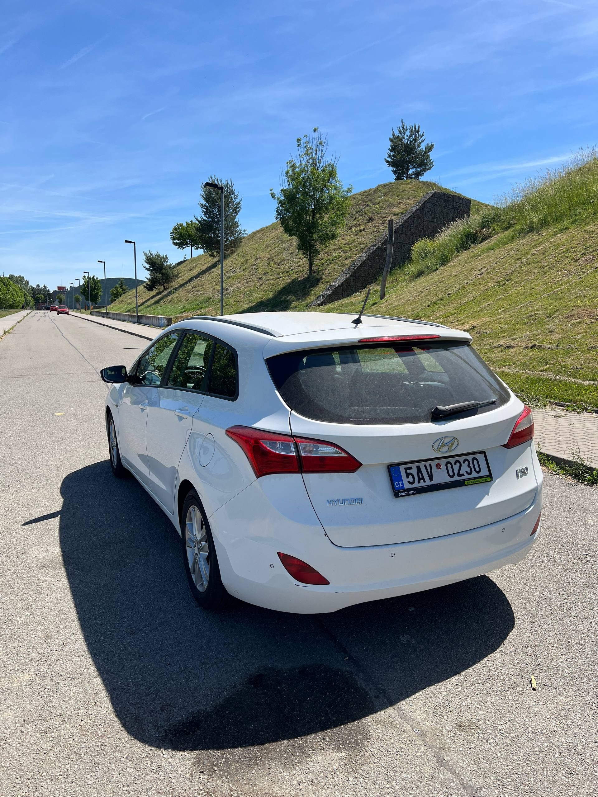 Hyundai i30, Hyundai i30 1.6 CRDi Nový STK - fotka 2
