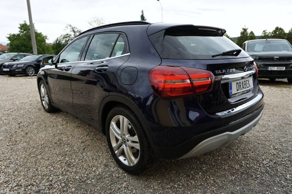 Mercedes-Benz GLA, 2,0 220 135 kW - fotka 6